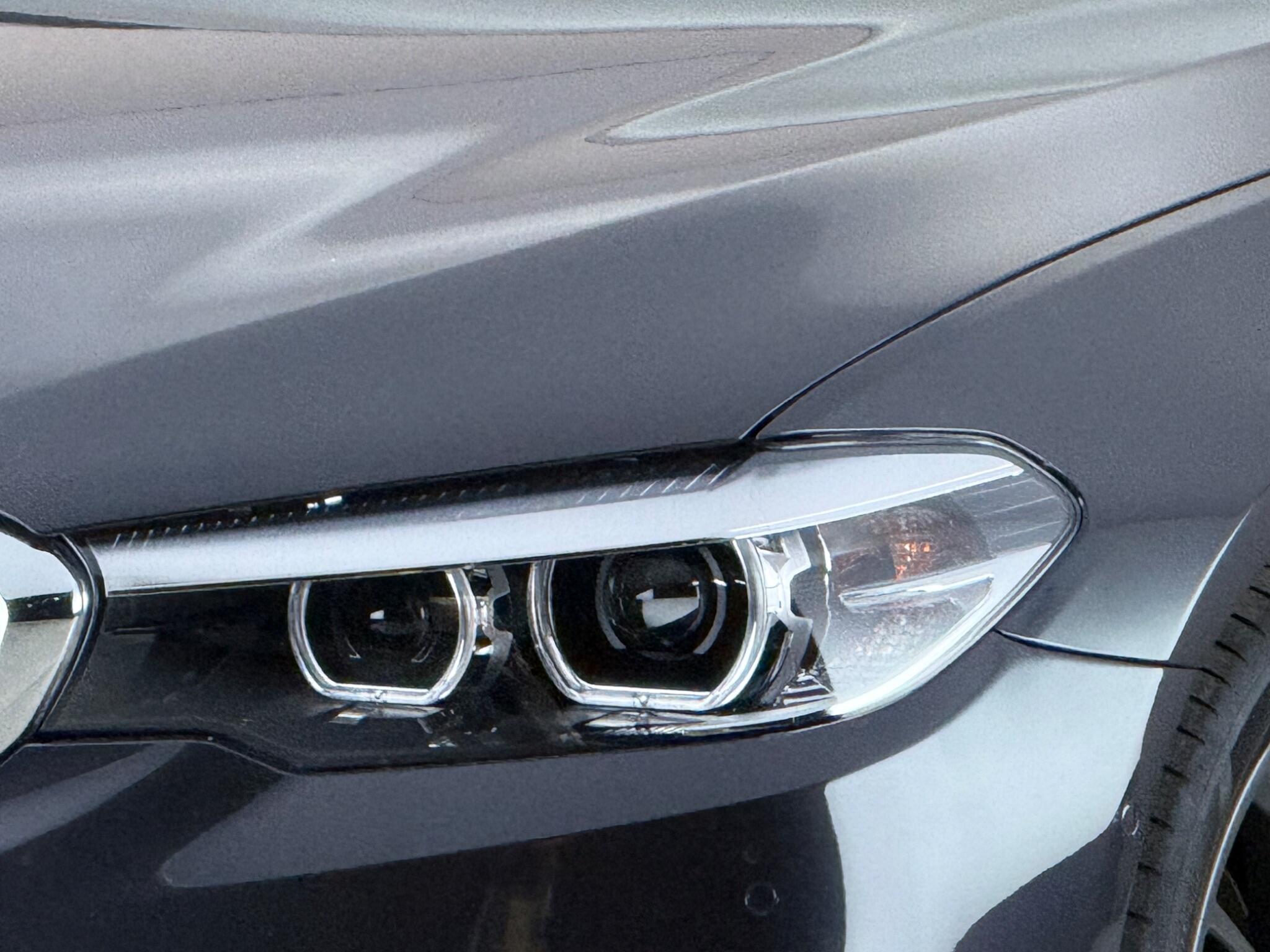 BMW 5 Series view 13