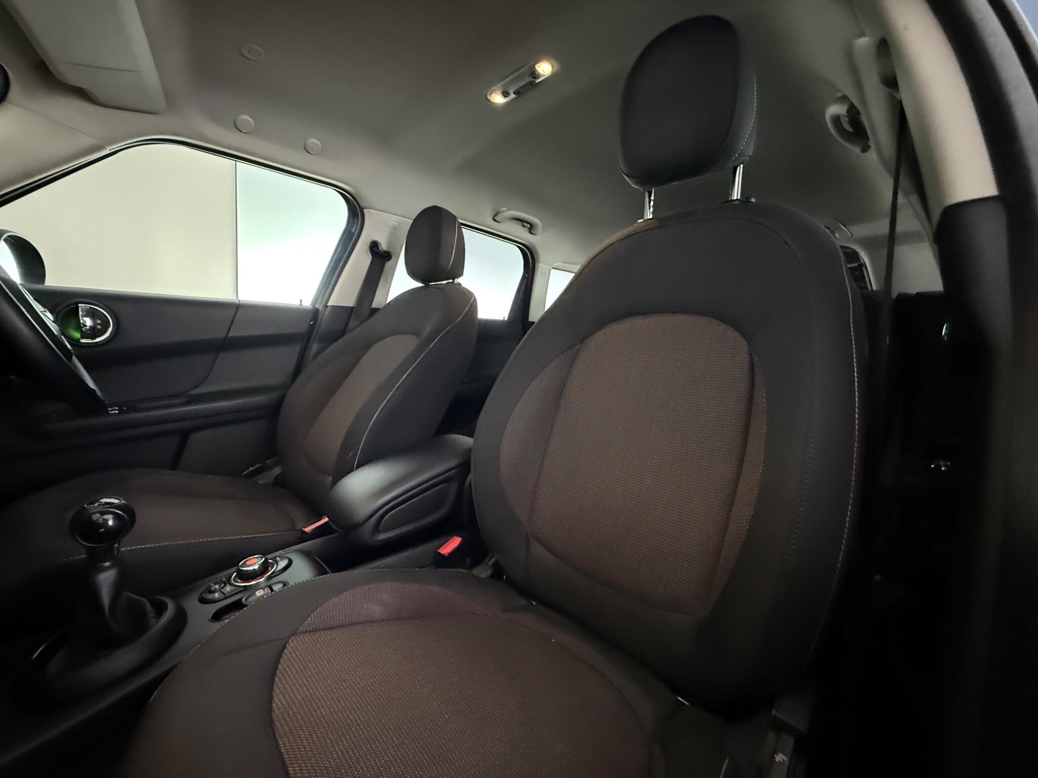 Mini Countryman view 30