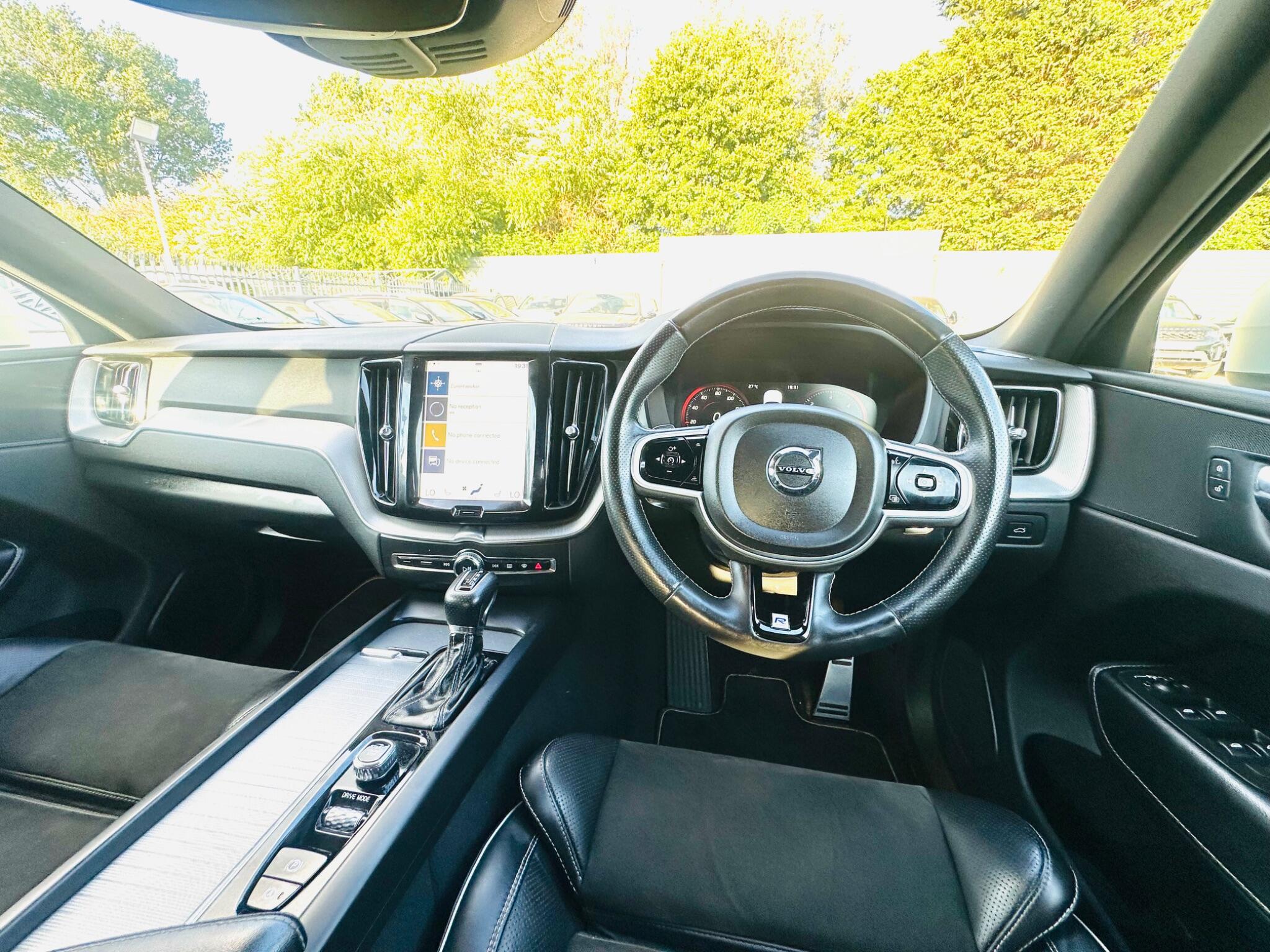 Volvo XC60 view 23