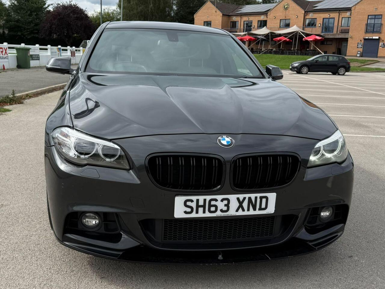 BMW 5 Series view 6