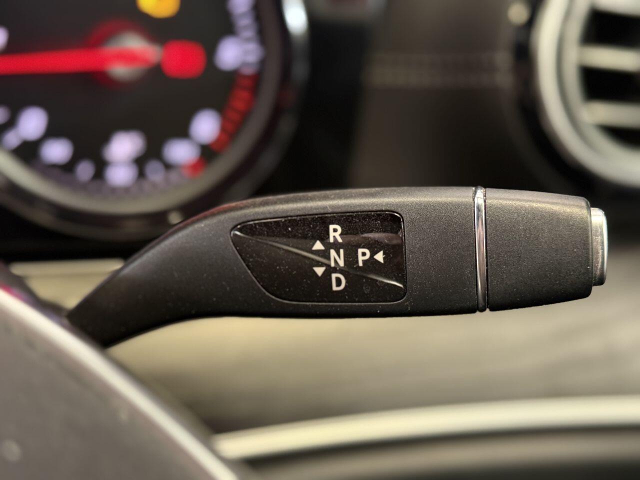 Mercedes-Benz E Class view 41