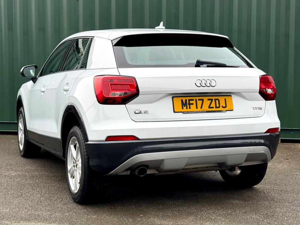 Audi Q2 view 11