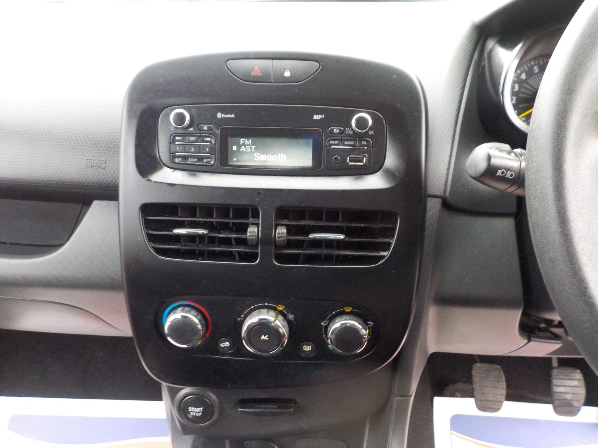 Renault Clio 1.2 16V Expression + Euro 5 5dr