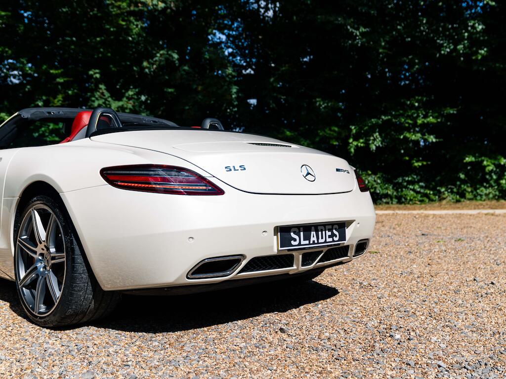 Mercedes-Benz SLS view 21