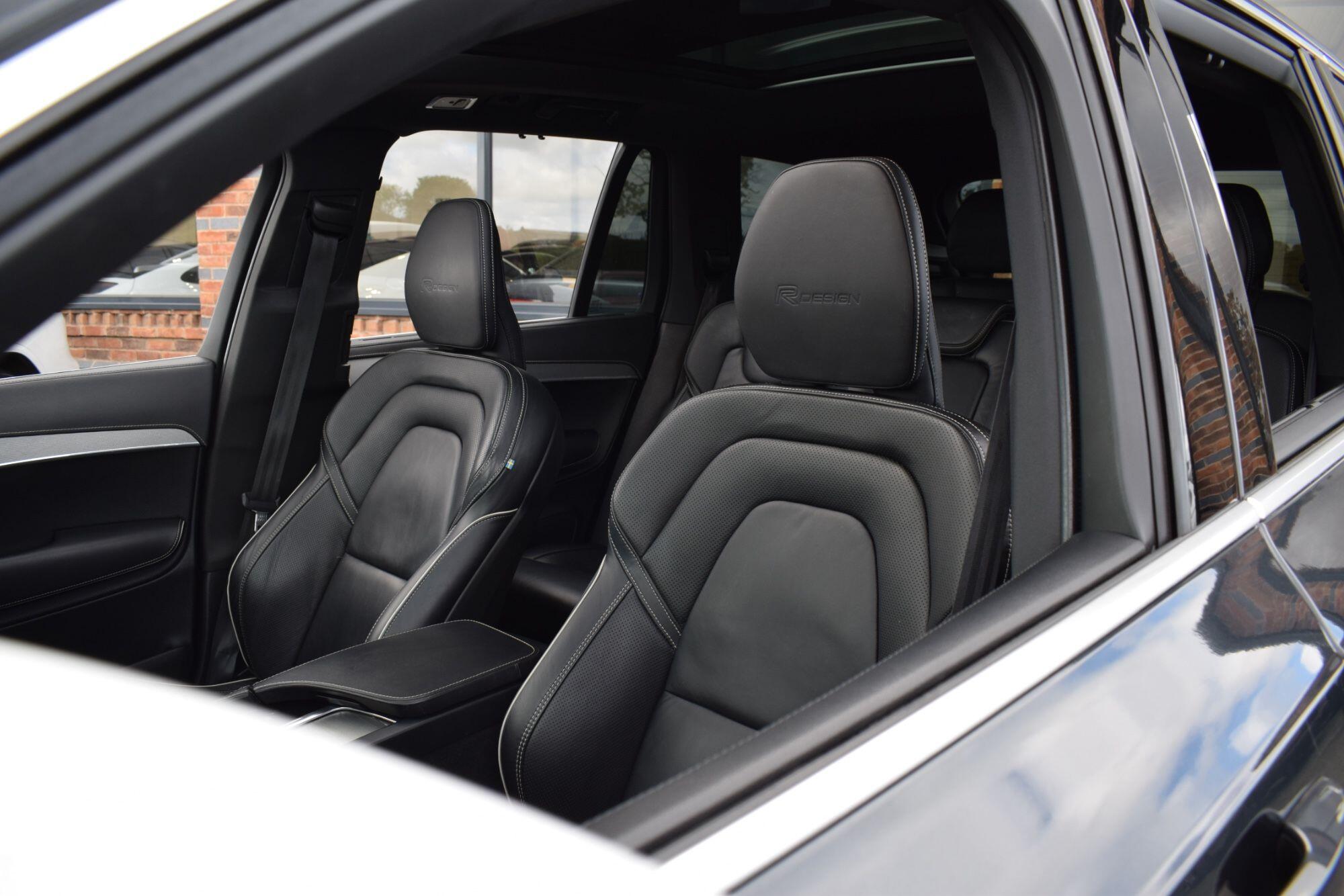 Volvo XC90 view 30