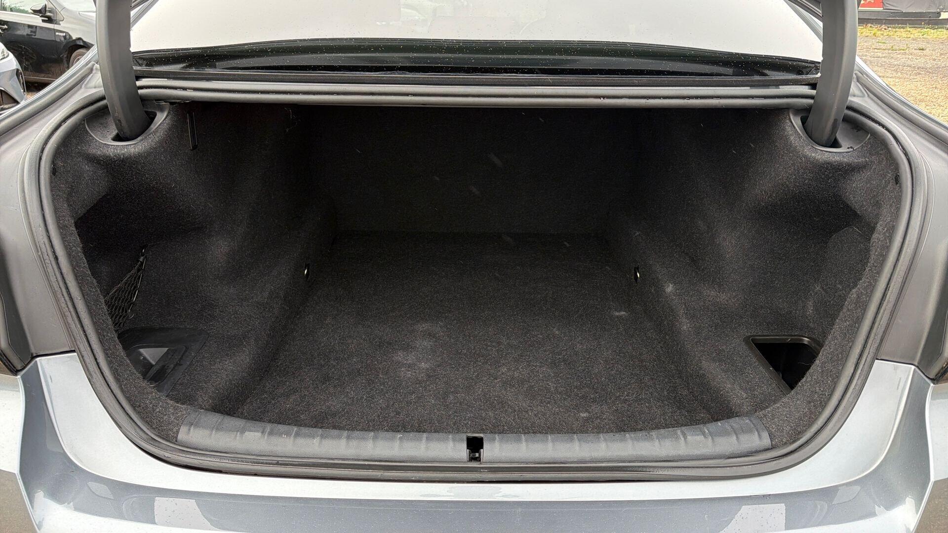 BMW 5 Series view 13