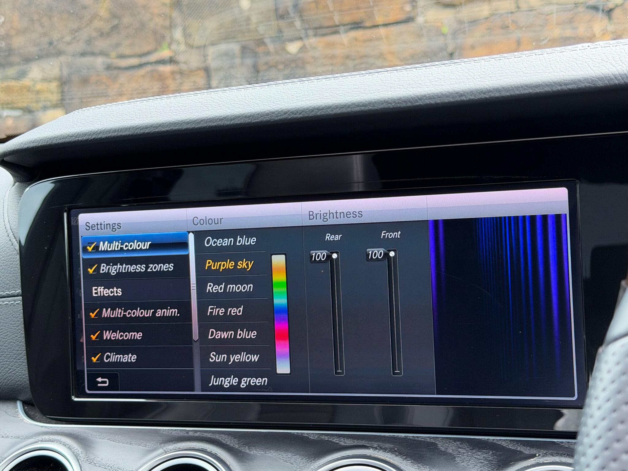 Mercedes-Benz E-Class view 33