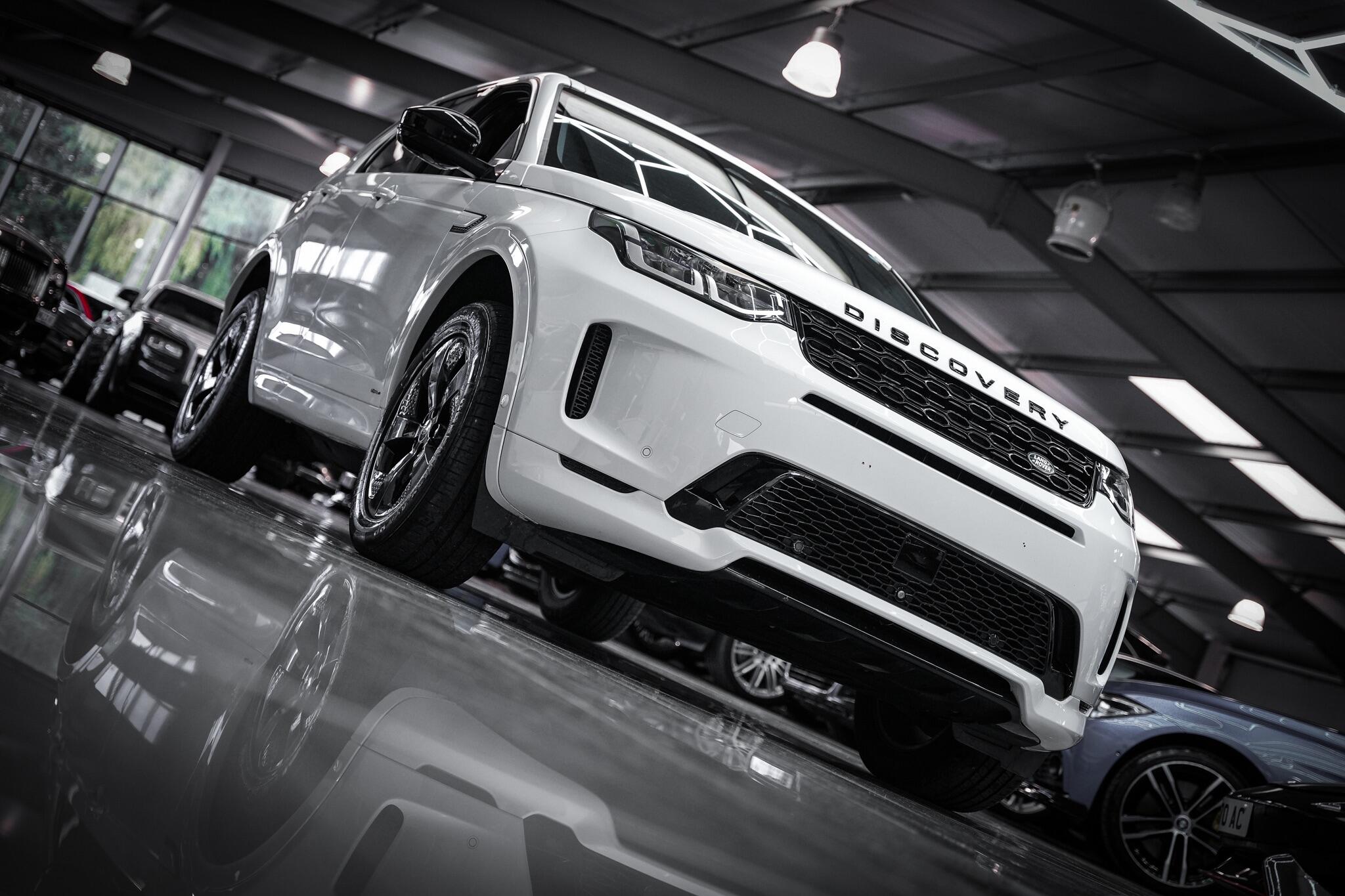 Land Rover Discovery Sport view 32