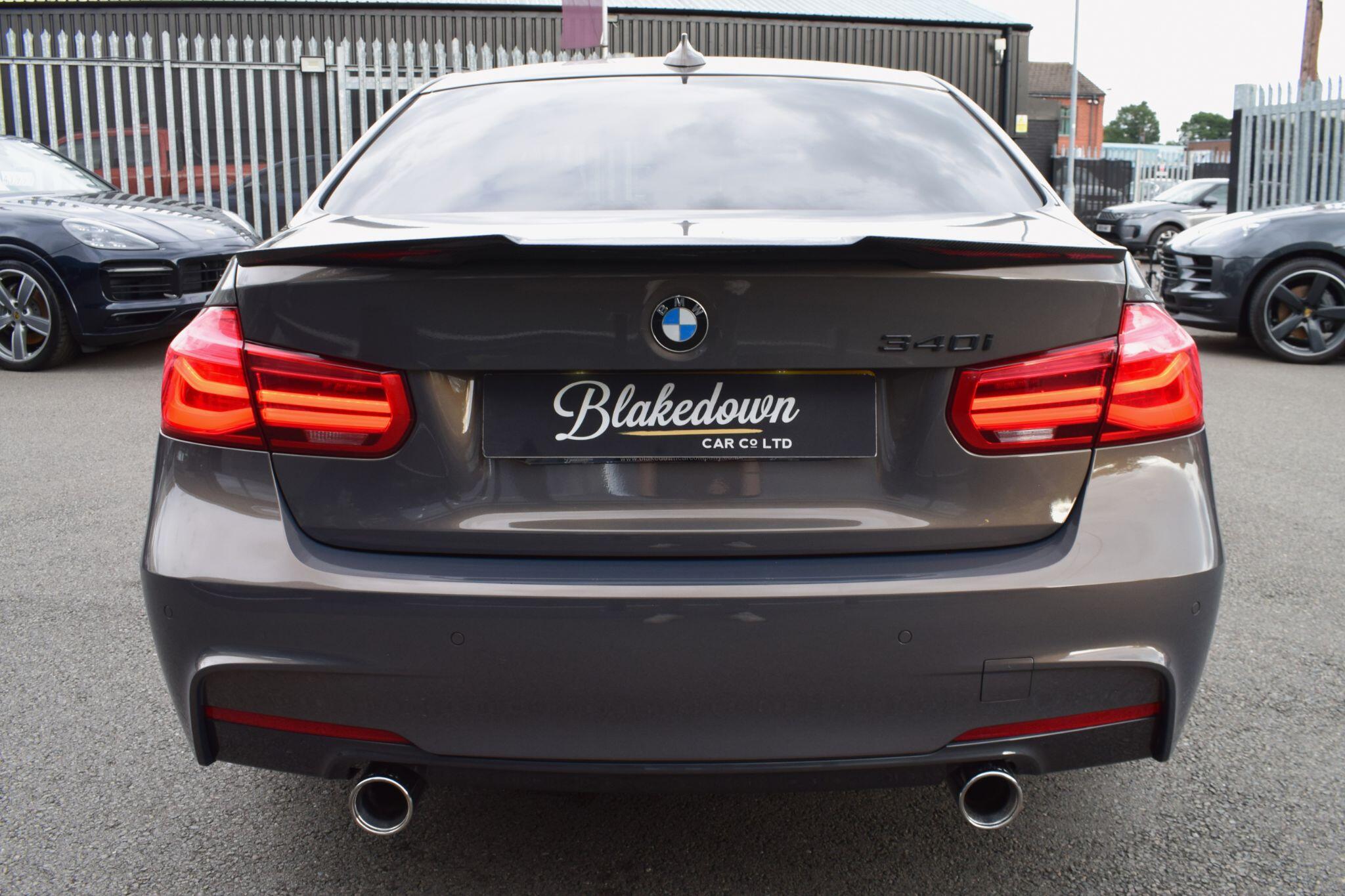 BMW 3 Series view 6