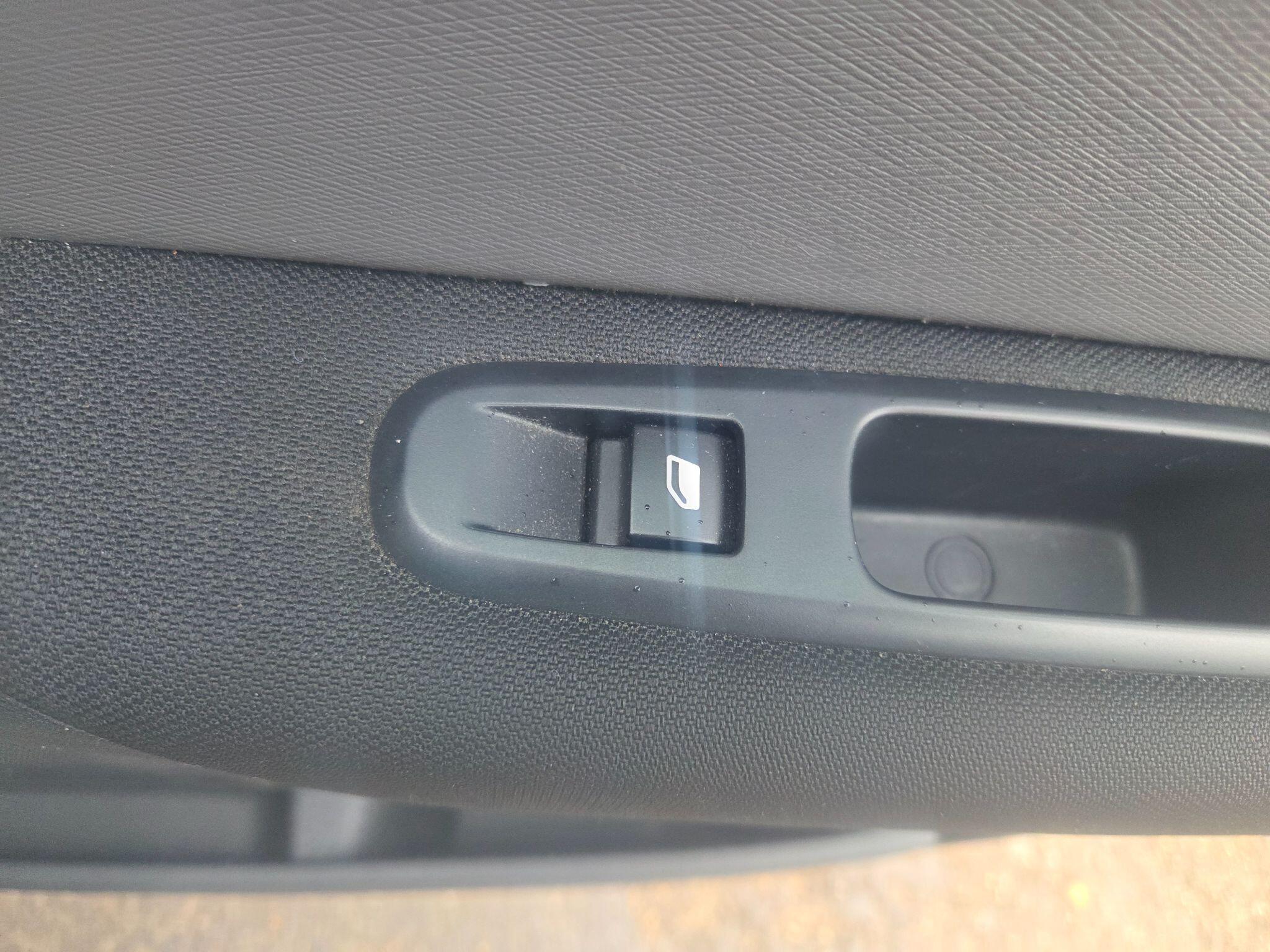 Citroen C4 Picasso view 16