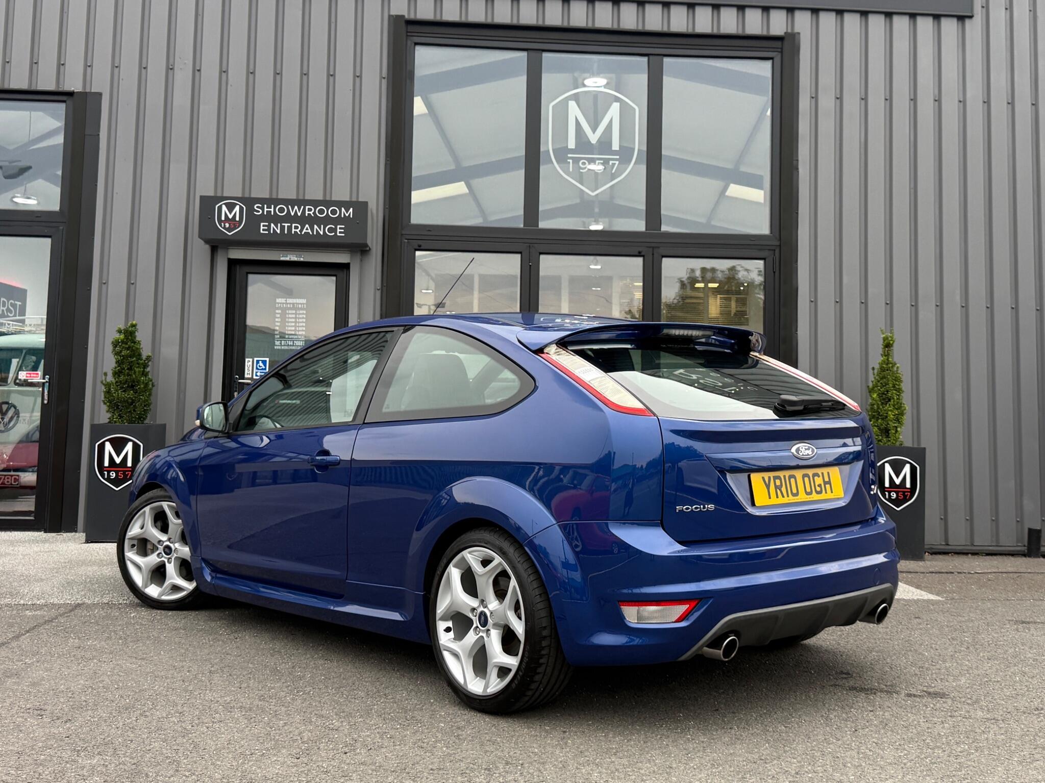 Ford Focus view 3