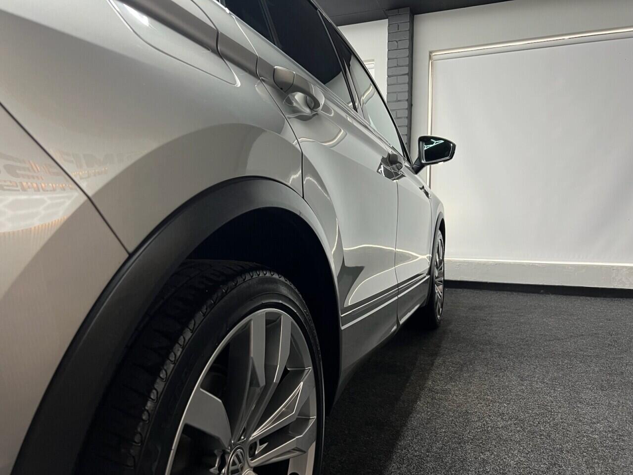 Volkswagen Tiguan view 13