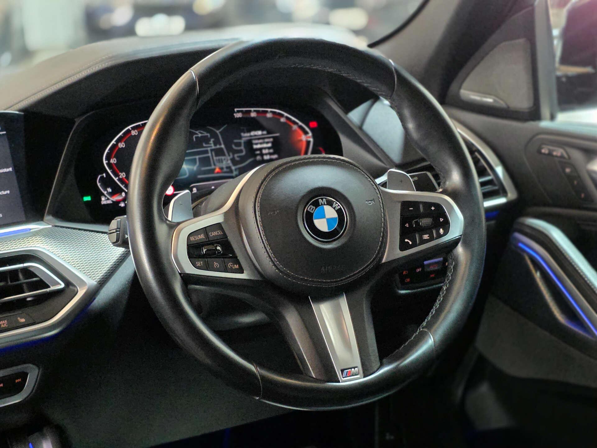 BMW X6 view 20