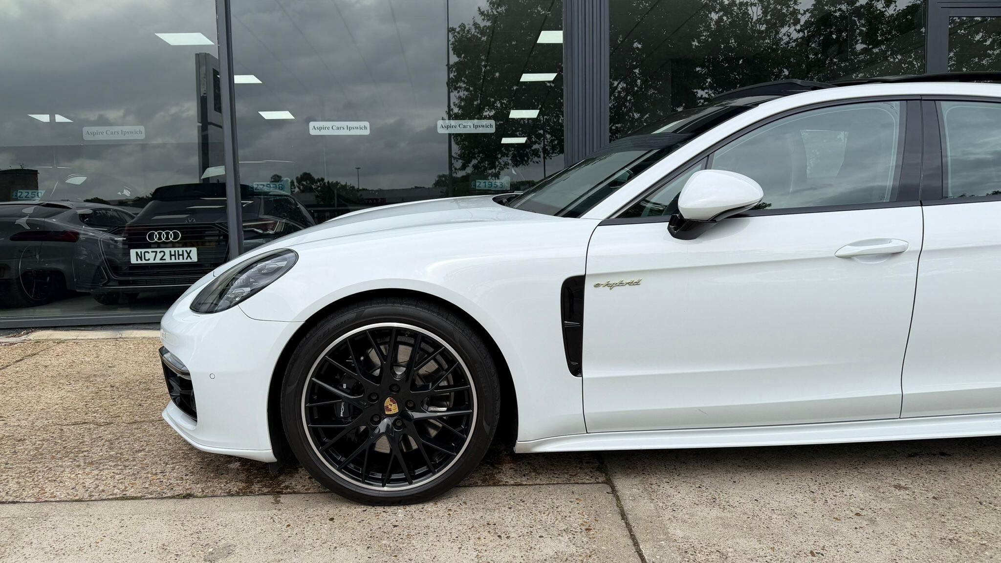Porsche Panamera view 43