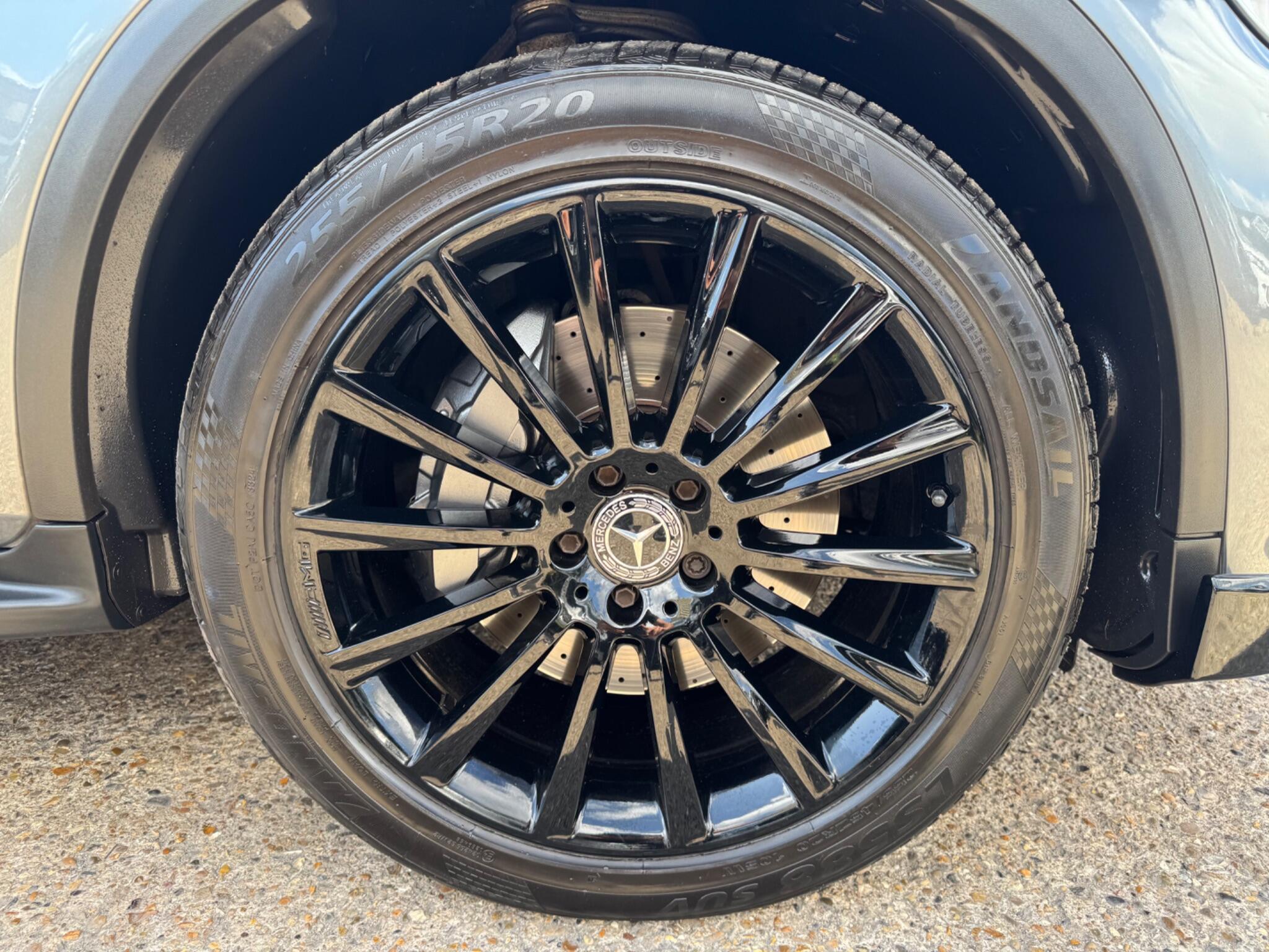 Mercedes-Benz GLC view 40