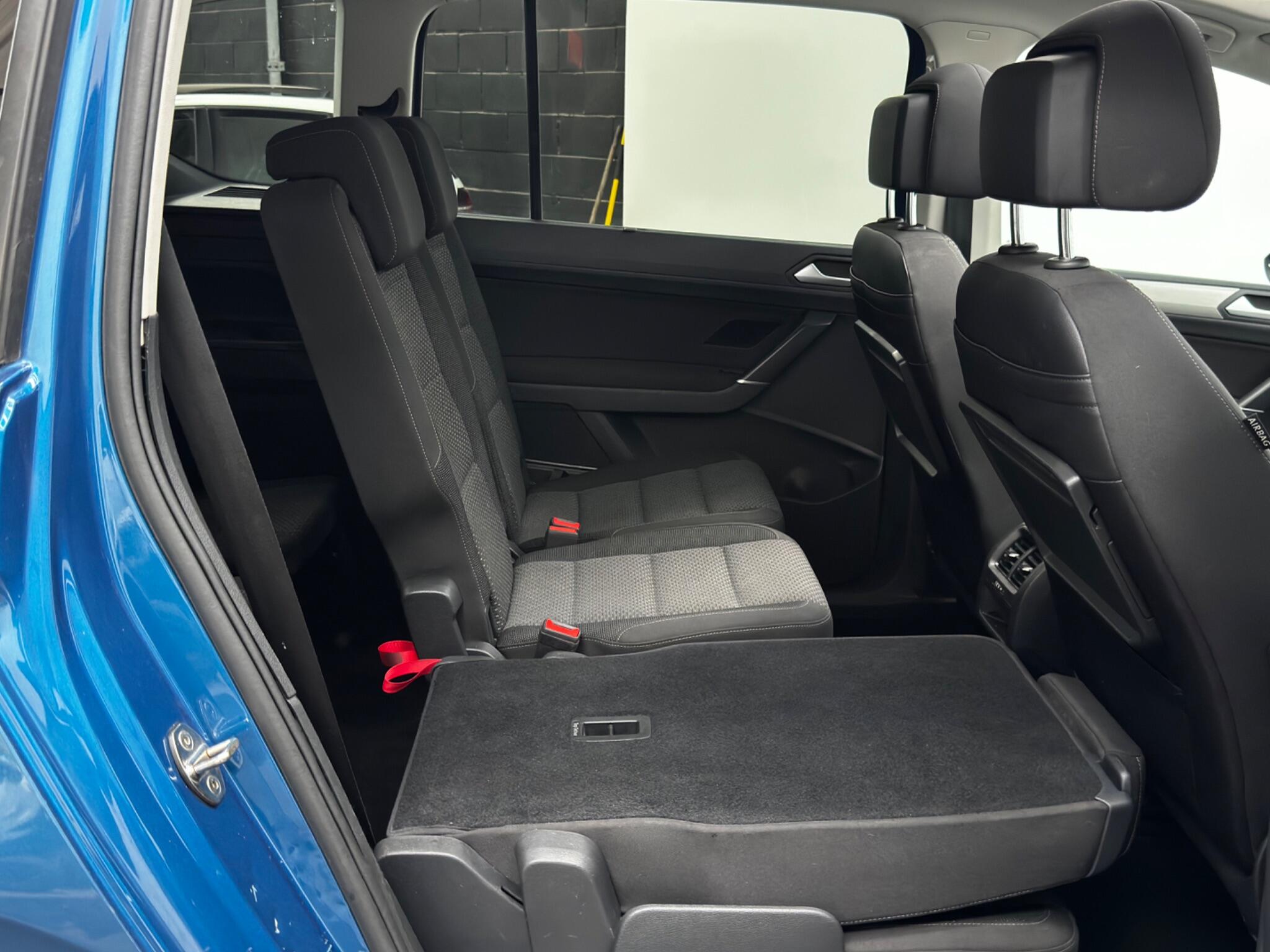 Volkswagen Touran view 56