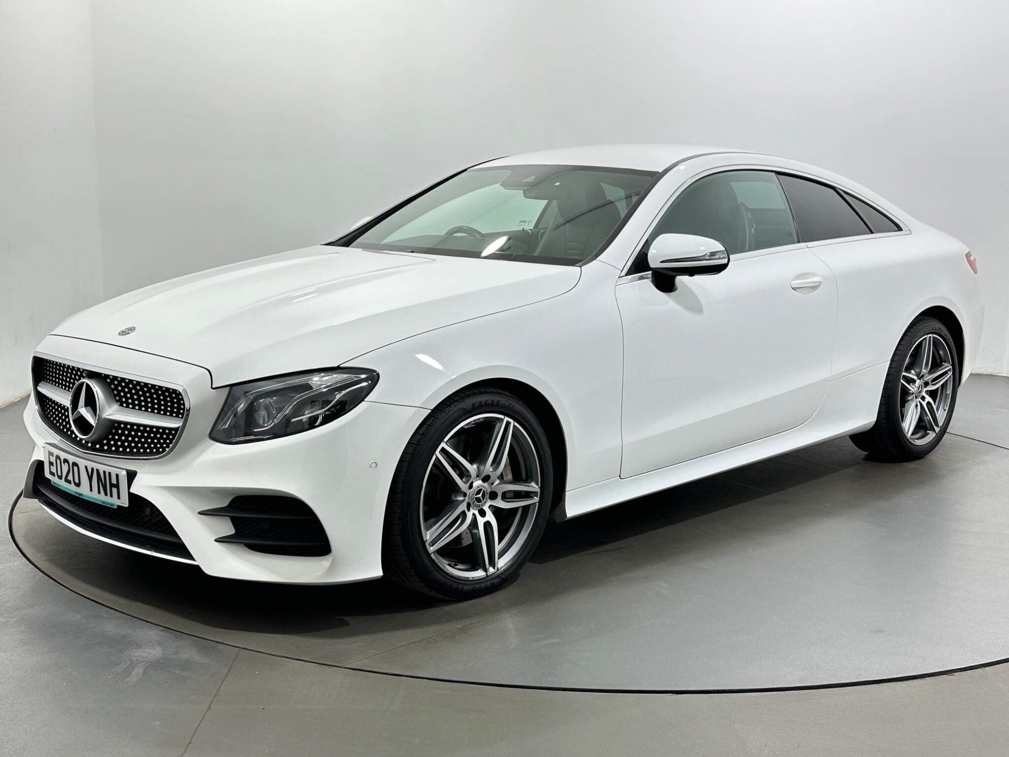 Mercedes-Benz E-Class view 4