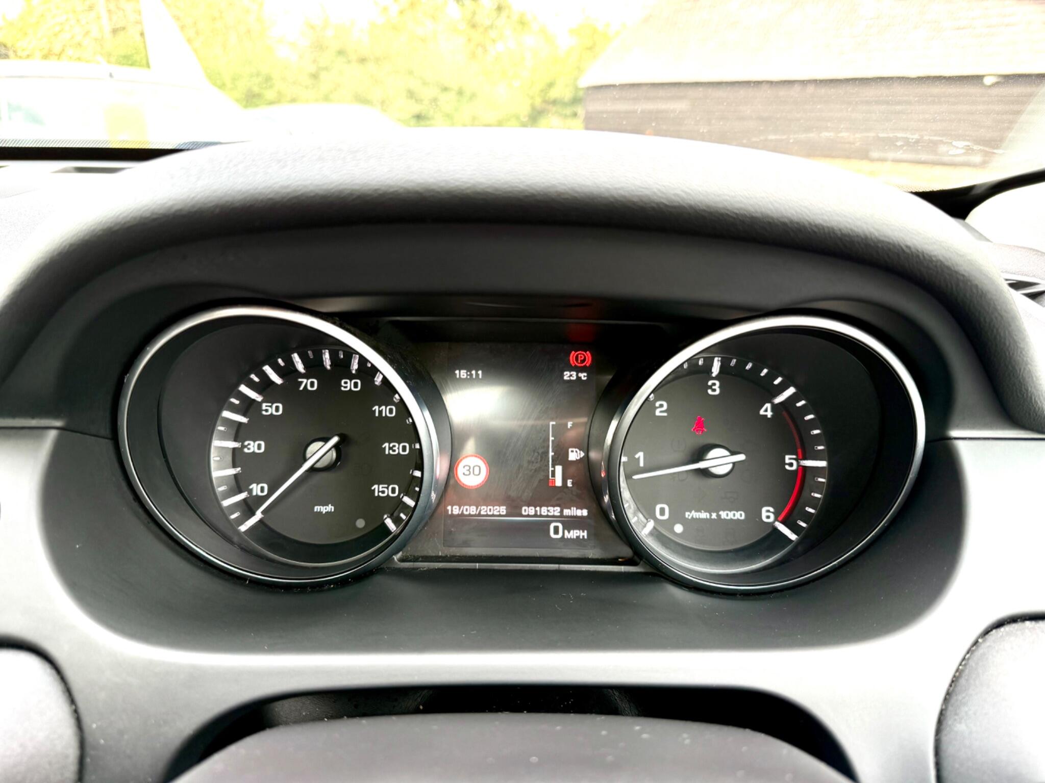 2016 Land Rover Discovery Sport 2.0 TD4 HSE 4WD Euro 6 (s/s) 5dr (5 Seat) • 91,500 miles image 33