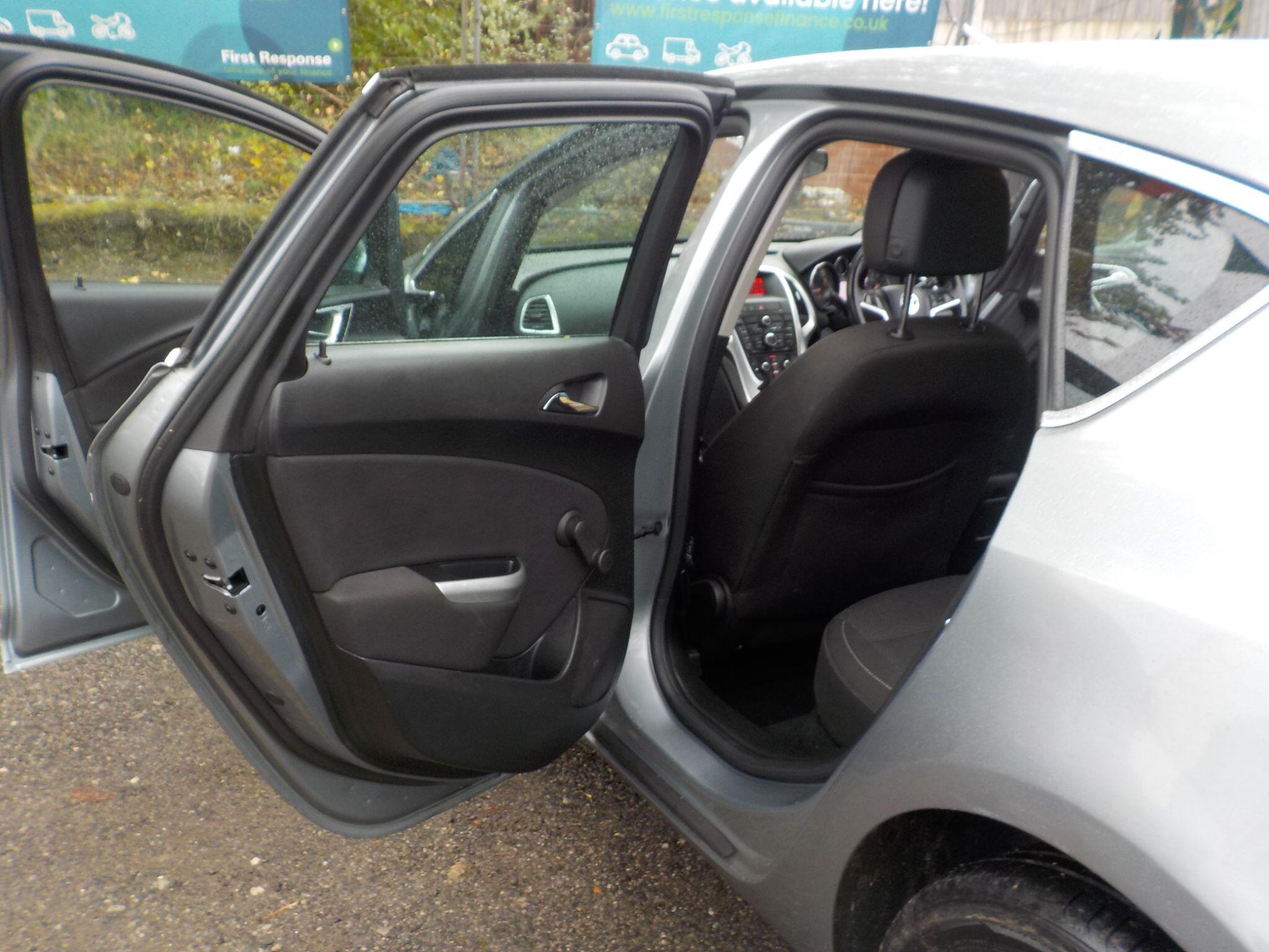 Vauxhall Astra 1.4 16v SRi Euro 5 5dr