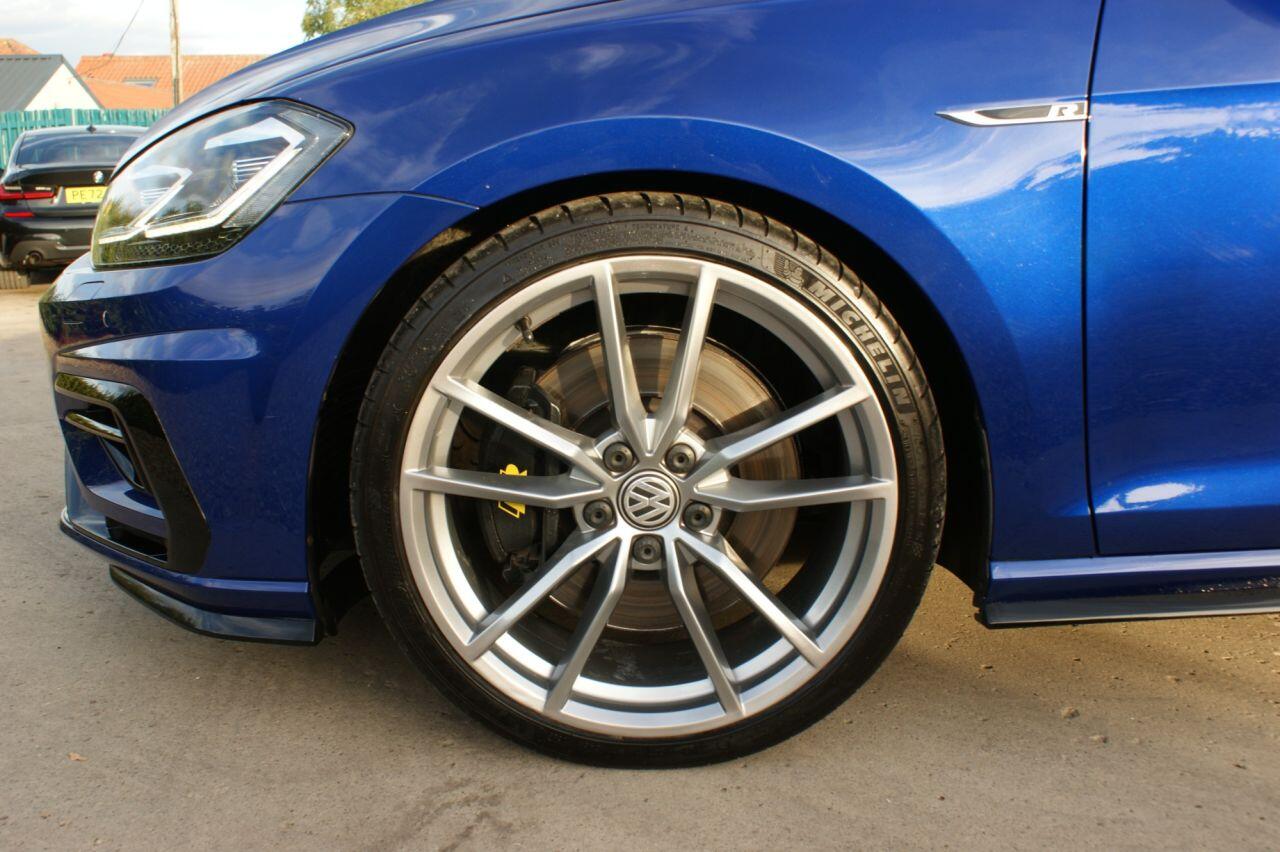 Volkswagen Golf view 23