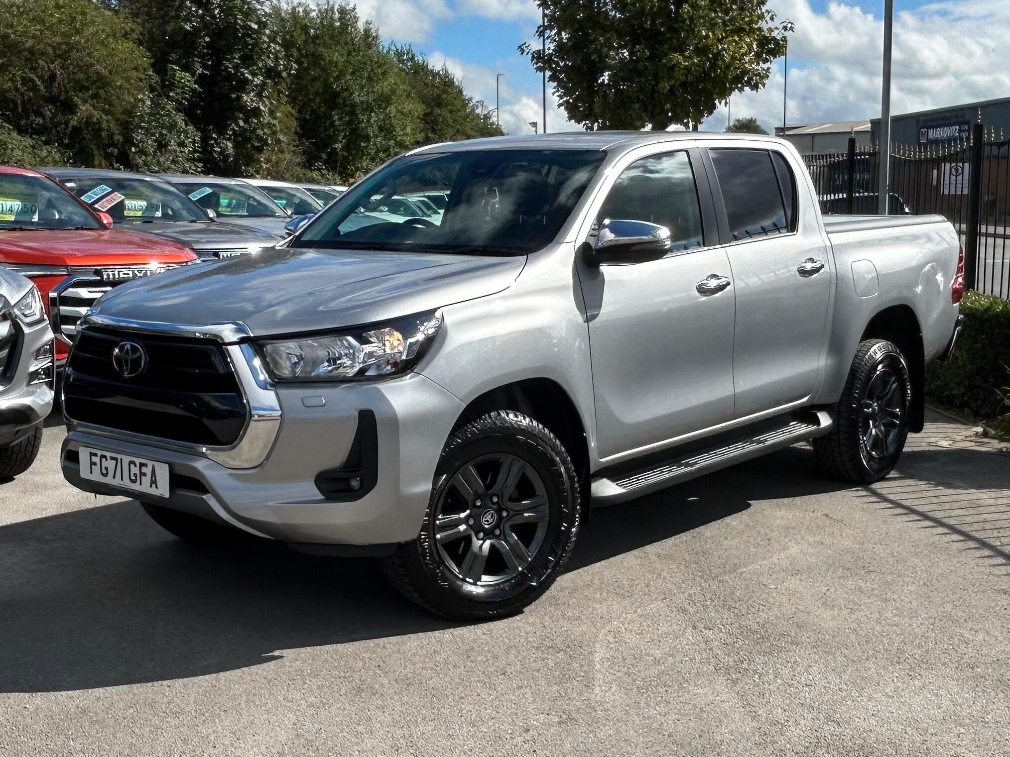 Toyota Hilux main image