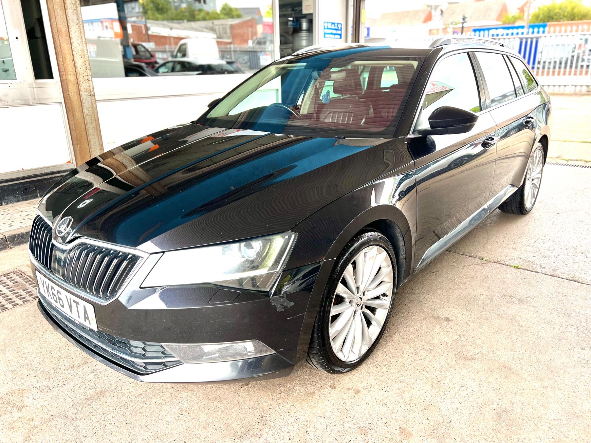 Skoda Superb view 3