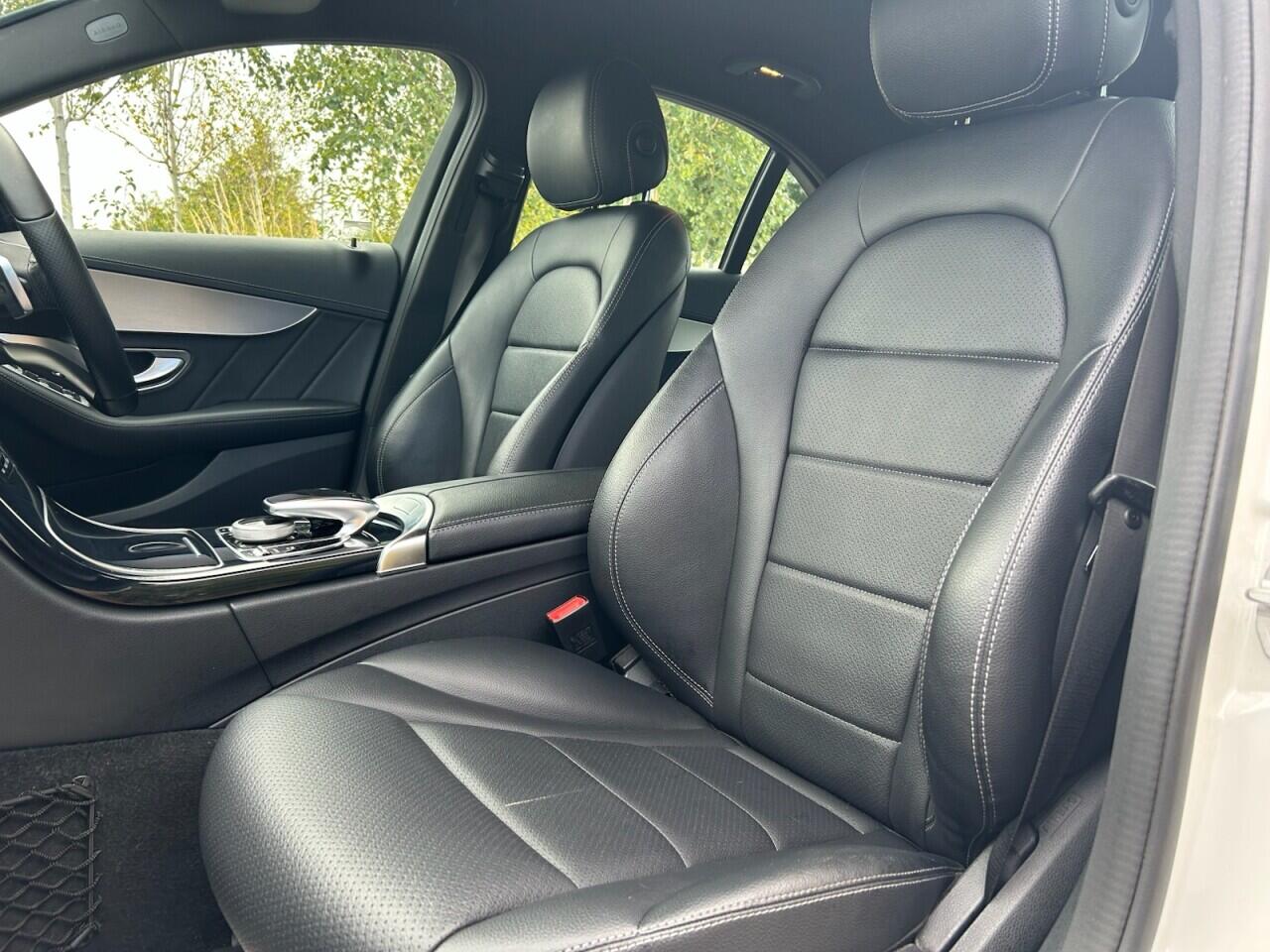 Mercedes-Benz C-Class view 21