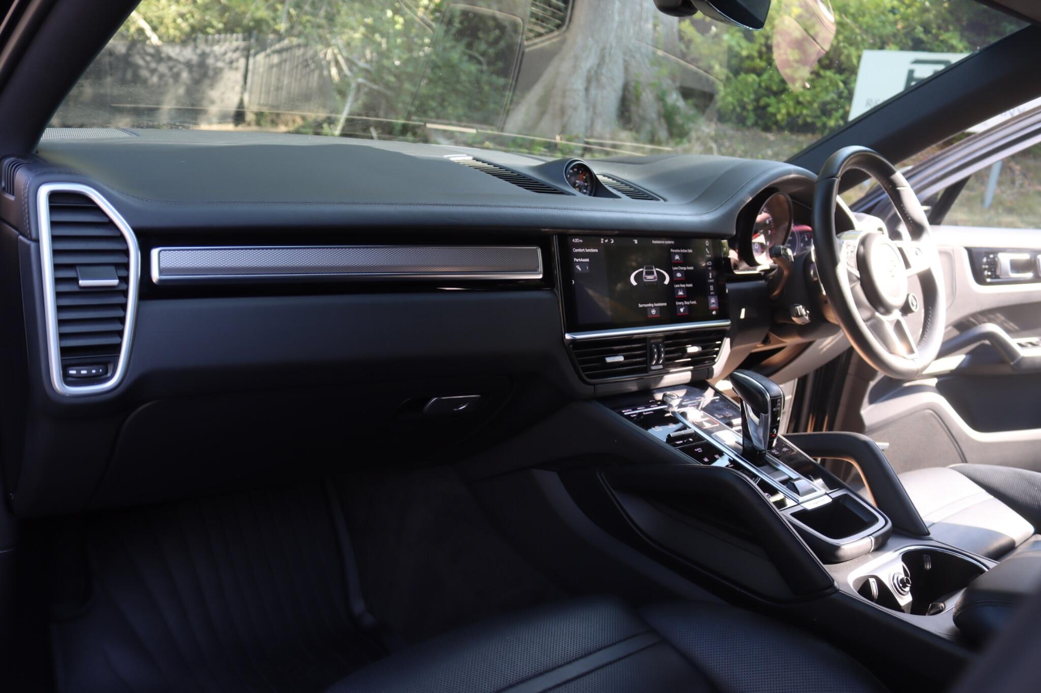 Porsche Cayenne view 7