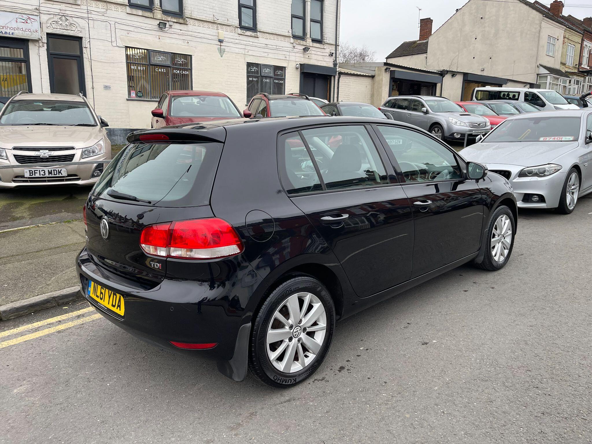 Volkswagen Golf view 13