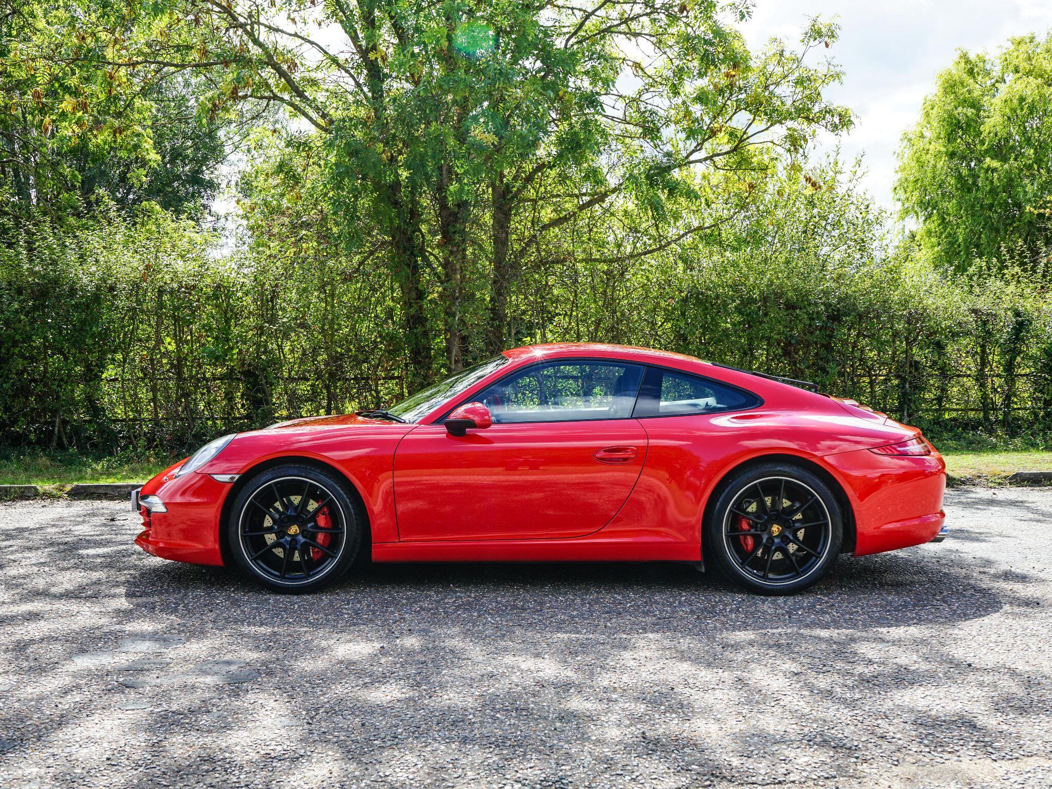 Porsche 911 view 2