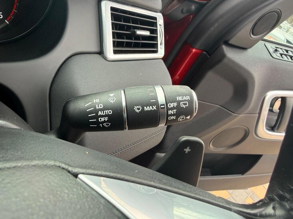 Land Rover Discovery Sport view 32