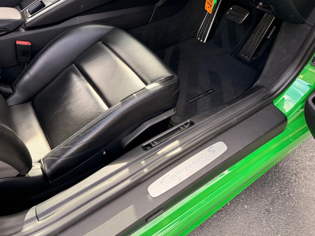 Porsche Cayman view 39