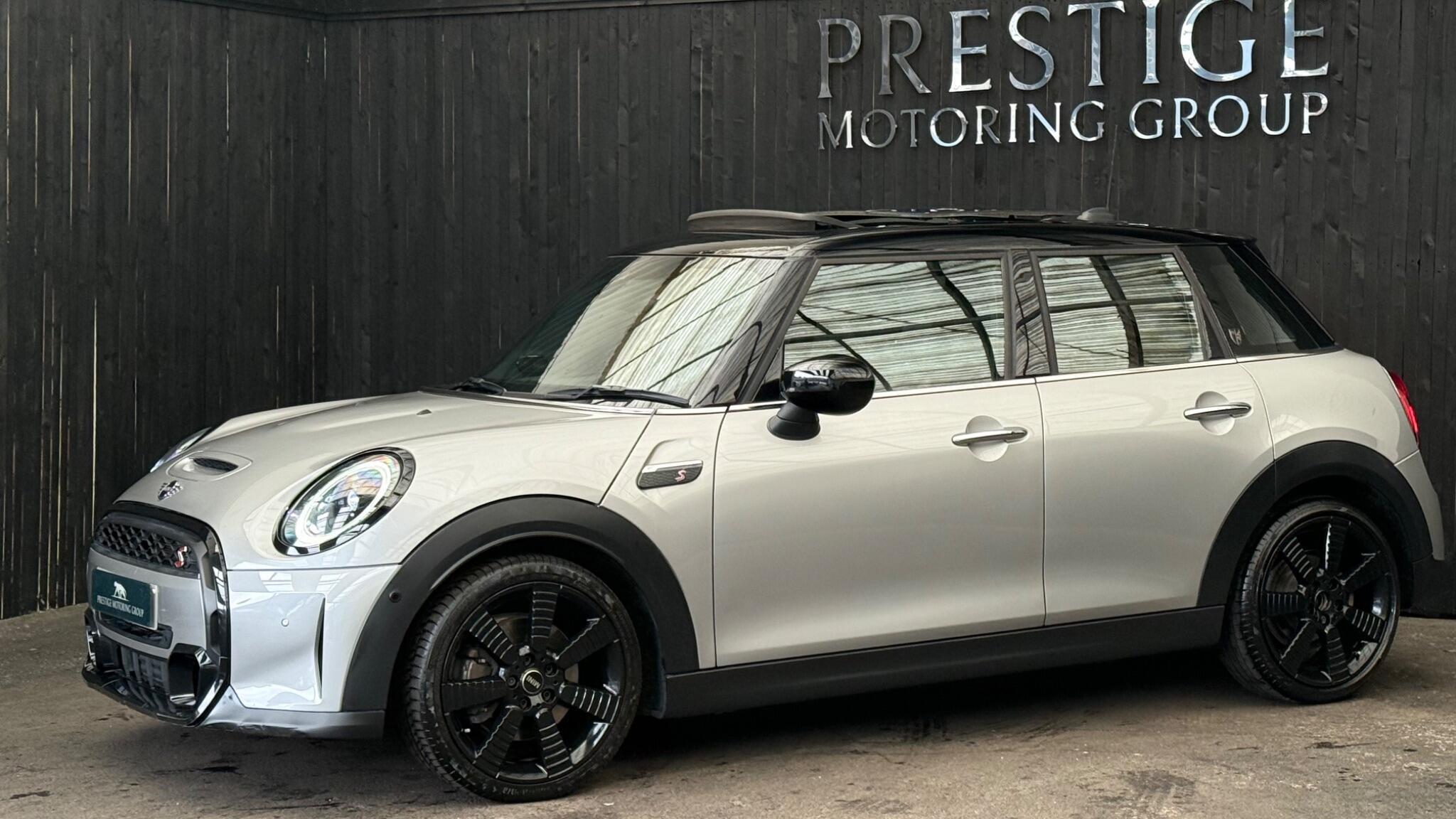 Mini Hatch view 8