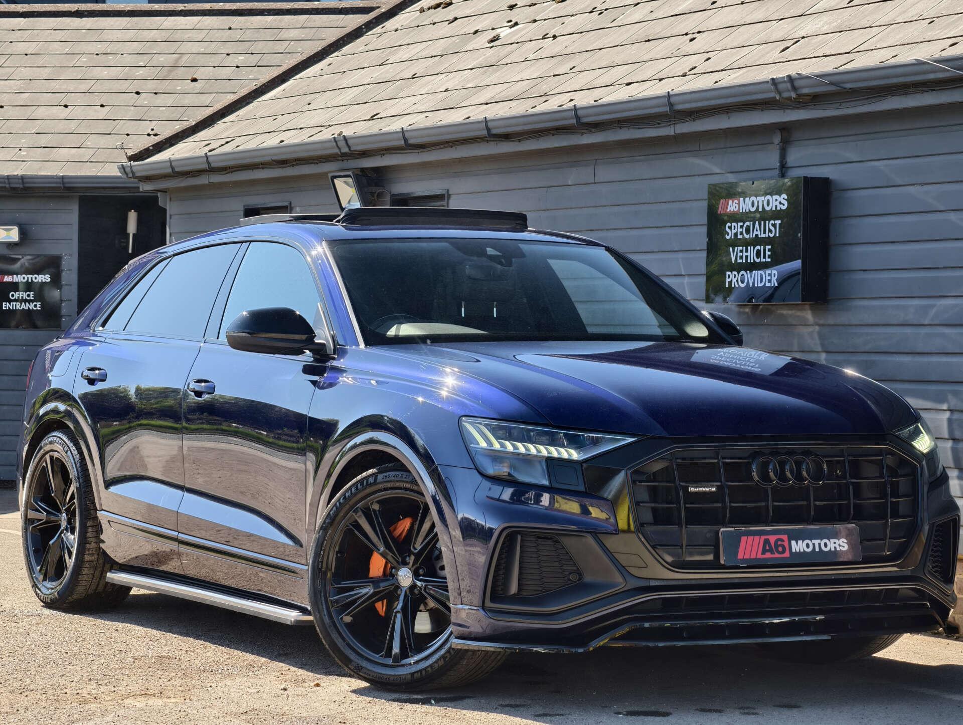 Audi Q8 view 9