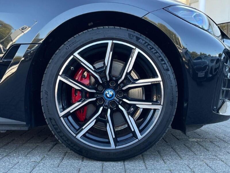 BMW i4 view 14
