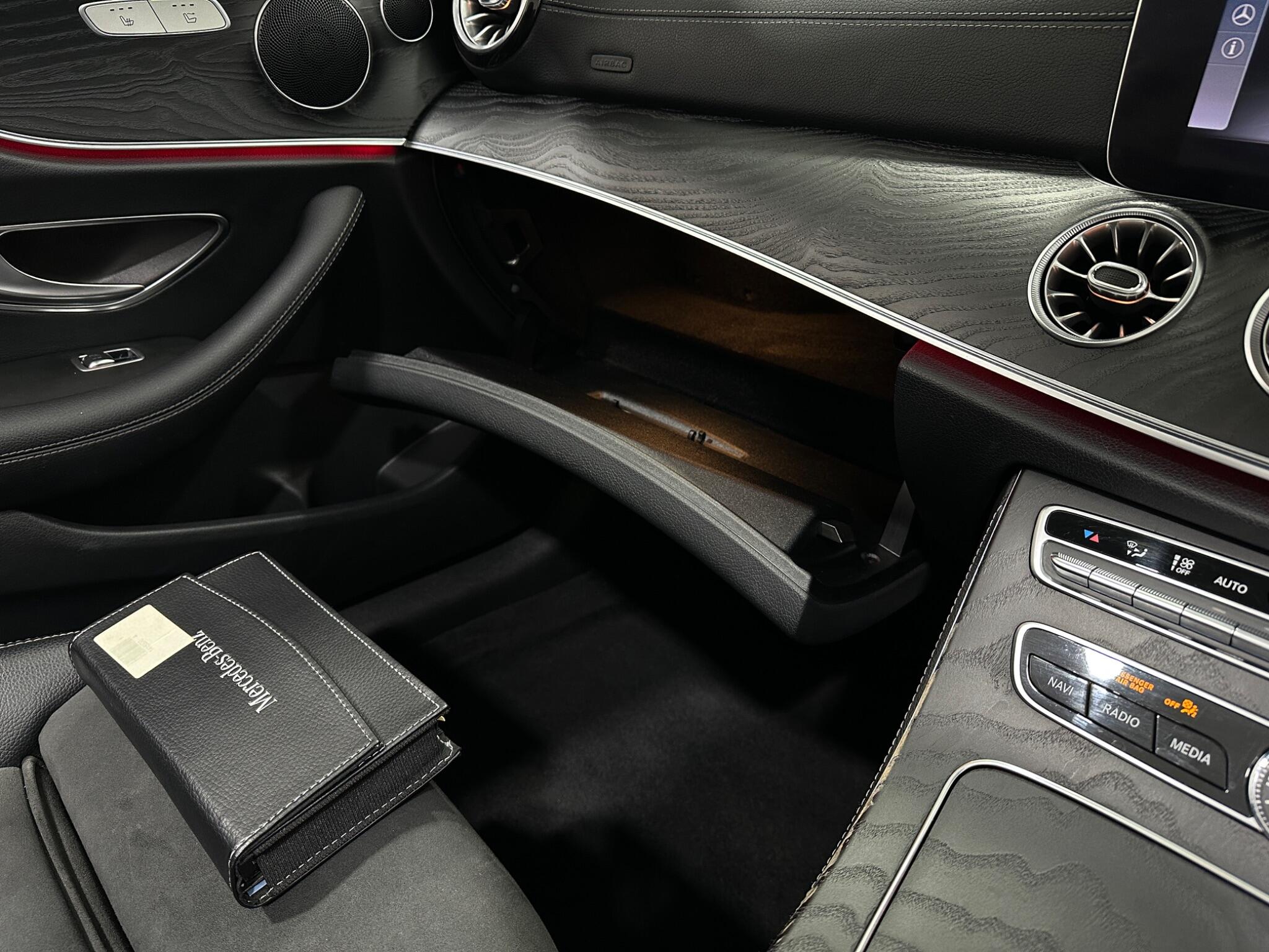Mercedes-Benz E-Class view 29