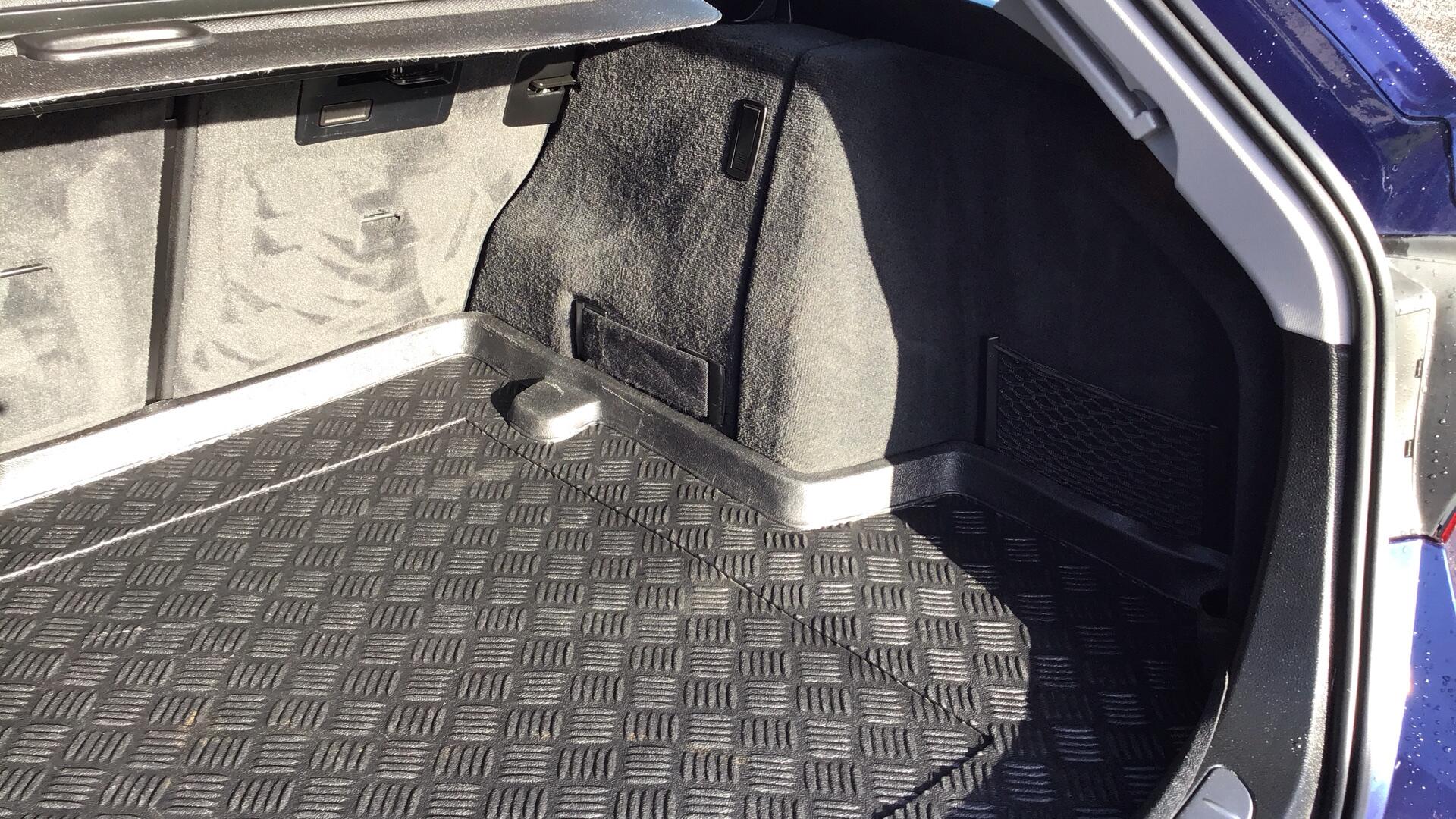 BMW 3 Series view 35
