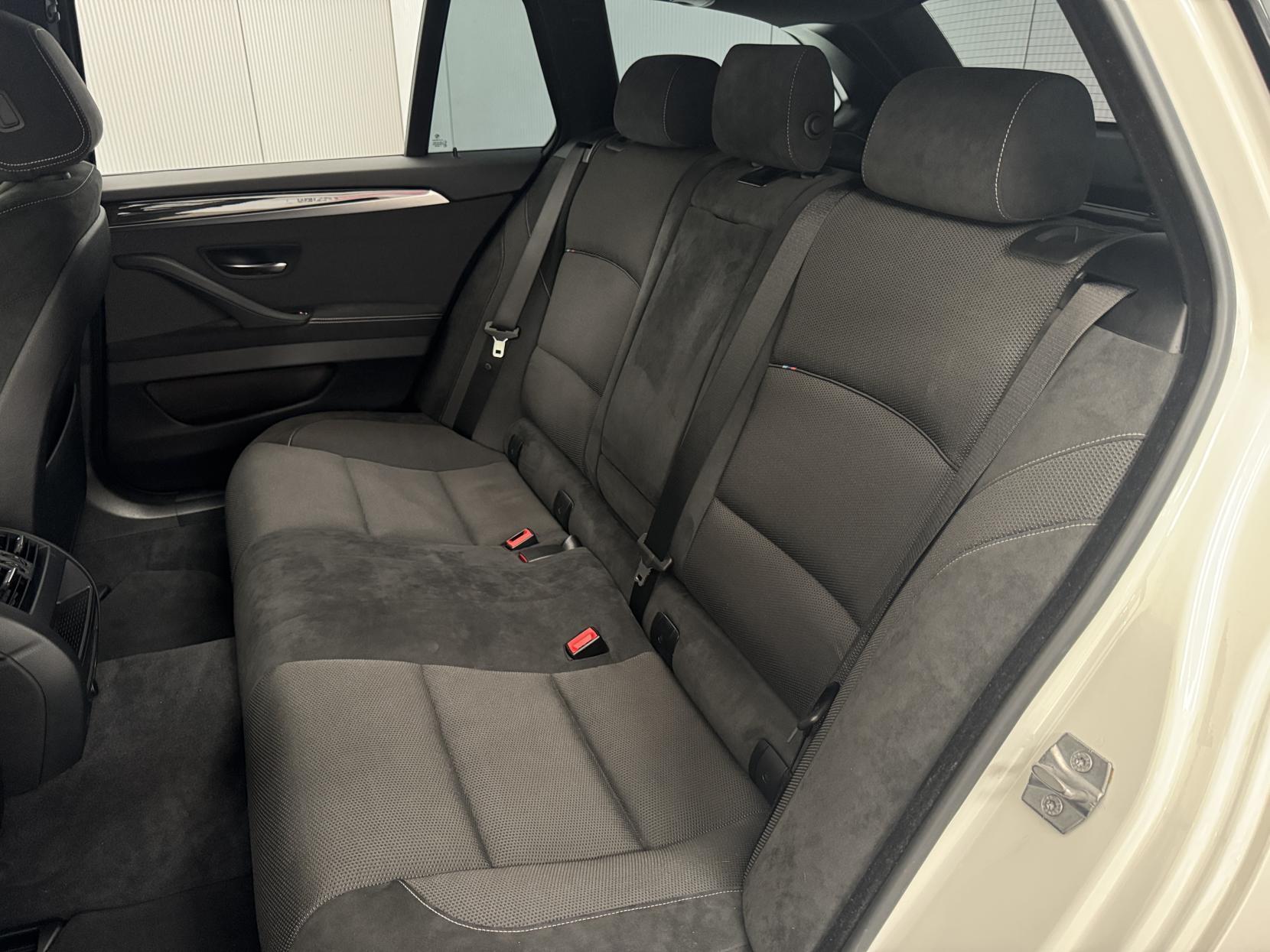BMW 5 Series view 64