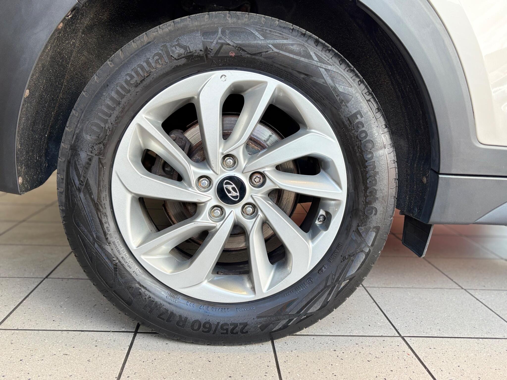 Hyundai Tucson view 15