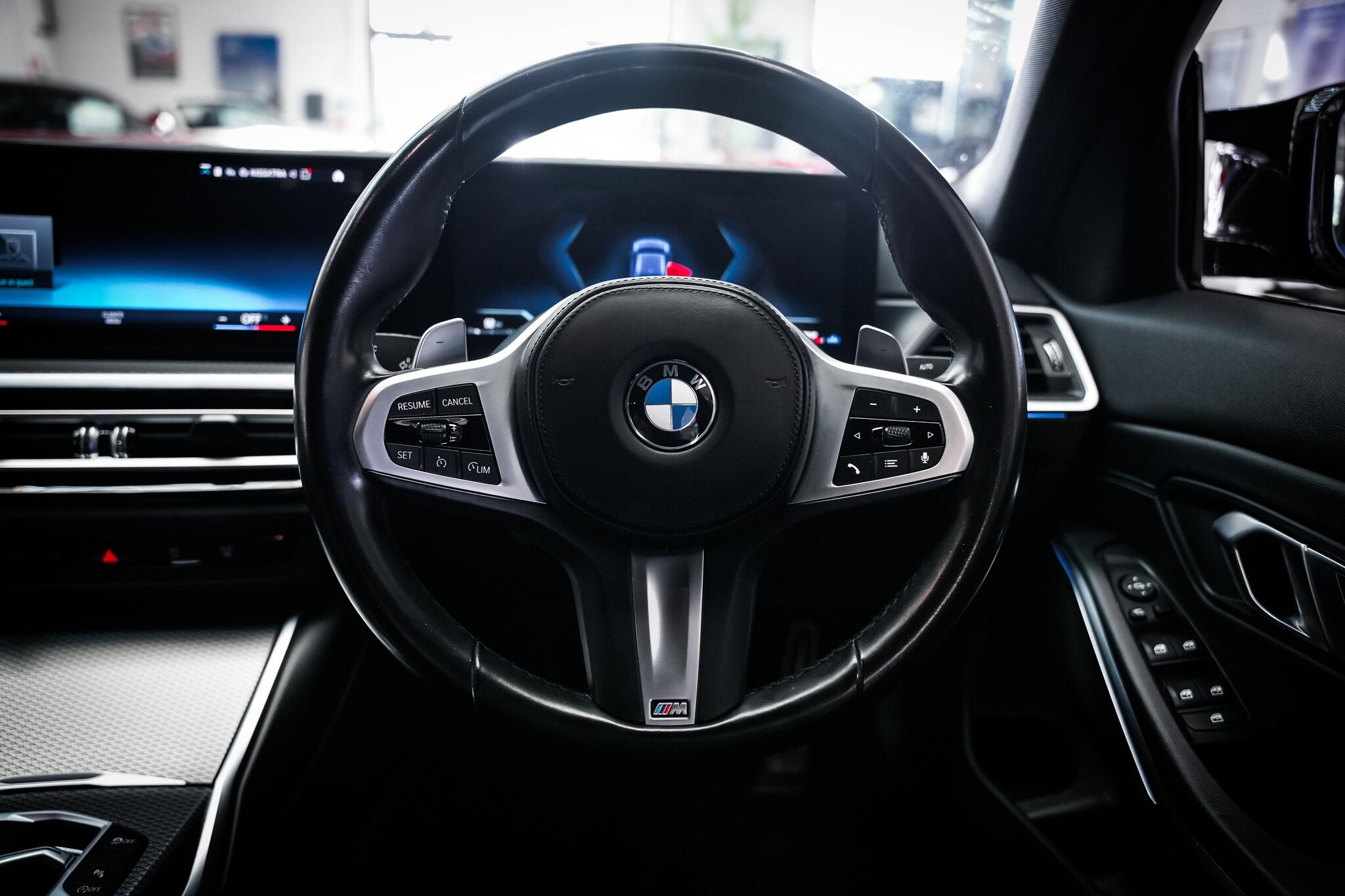 BMW 3 Series view 19