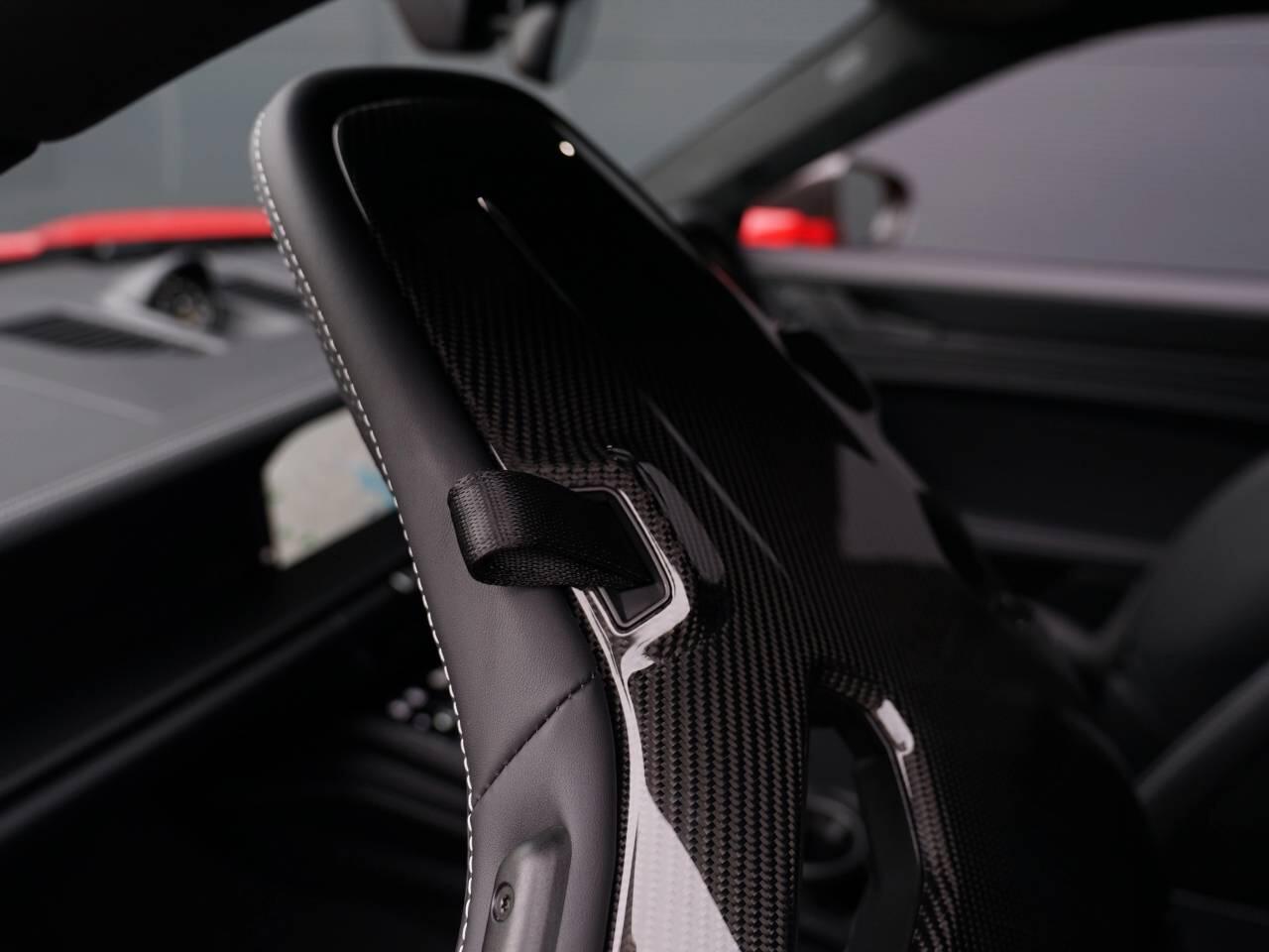 Porsche 911 view 21