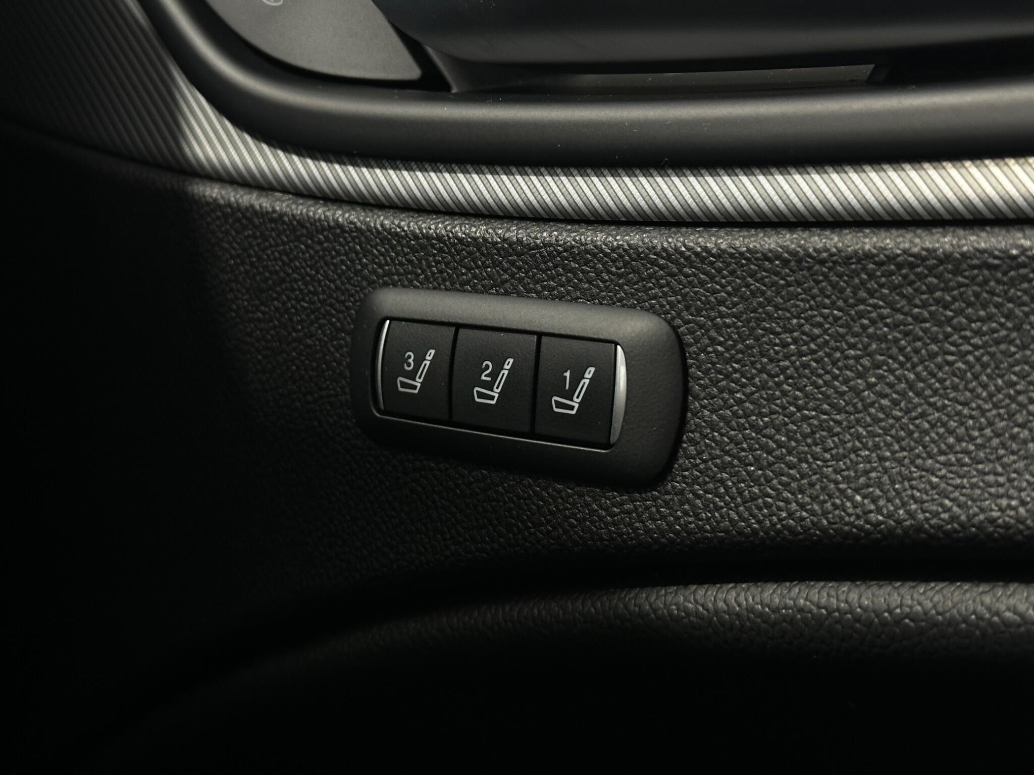 Alfa Romeo Stelvio view 18
