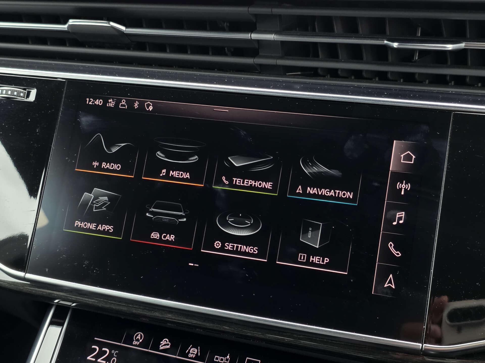 Audi Q8 view 36