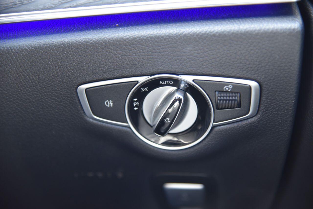 Mercedes-Benz E Class view 34