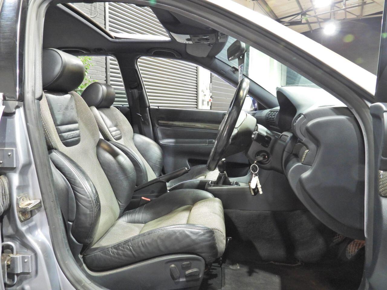 Audi RS4 view 31