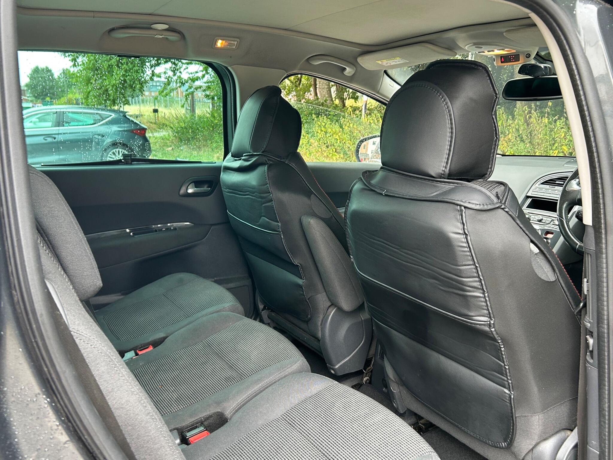 Peugeot 5008 view 24
