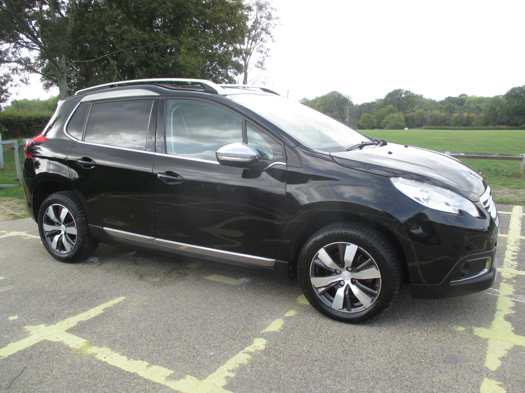 Peugeot 2008 view 3