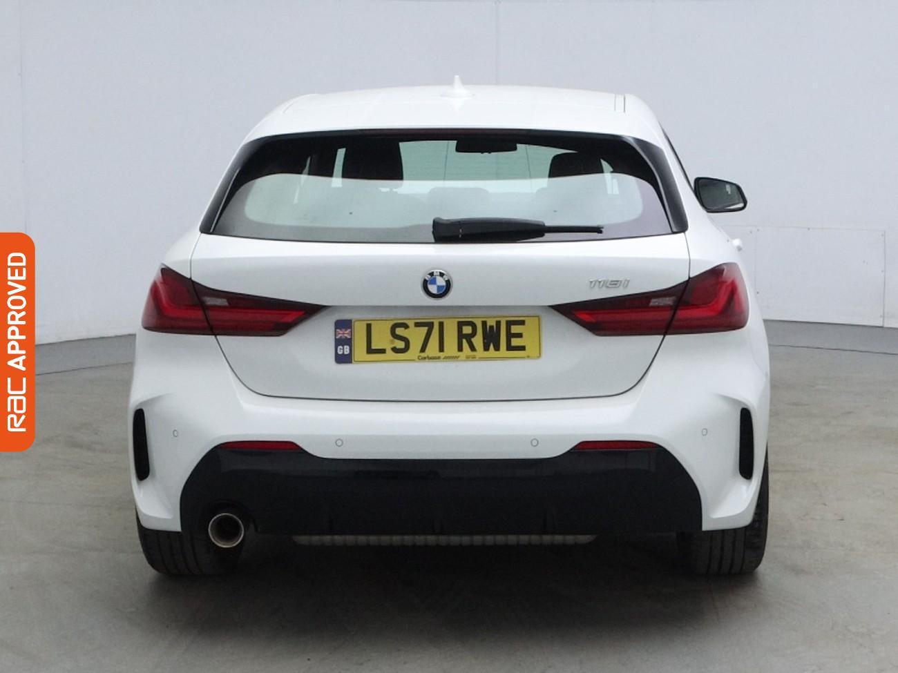 BMW 1 Series view 8