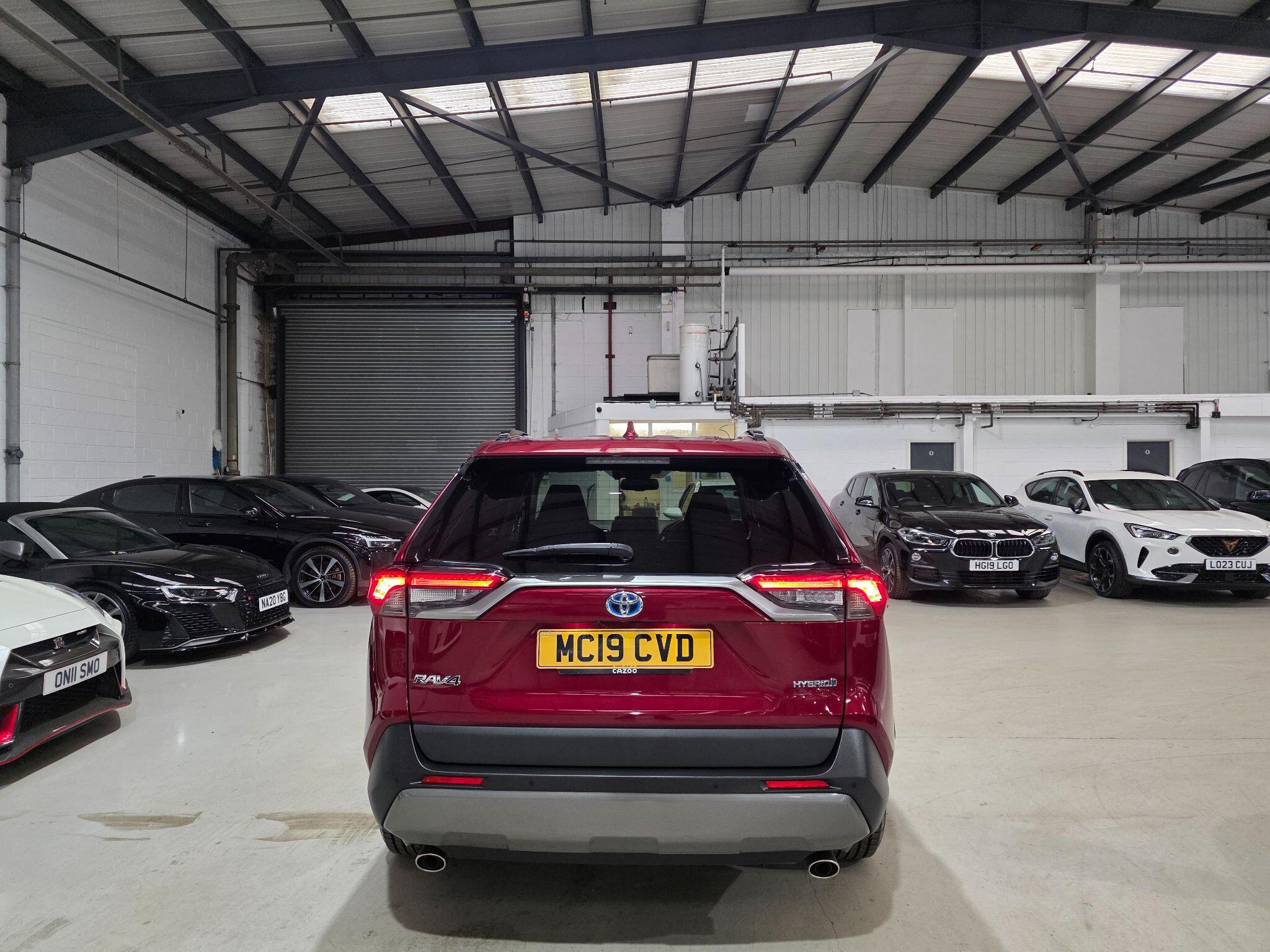Toyota Rav4 view 4