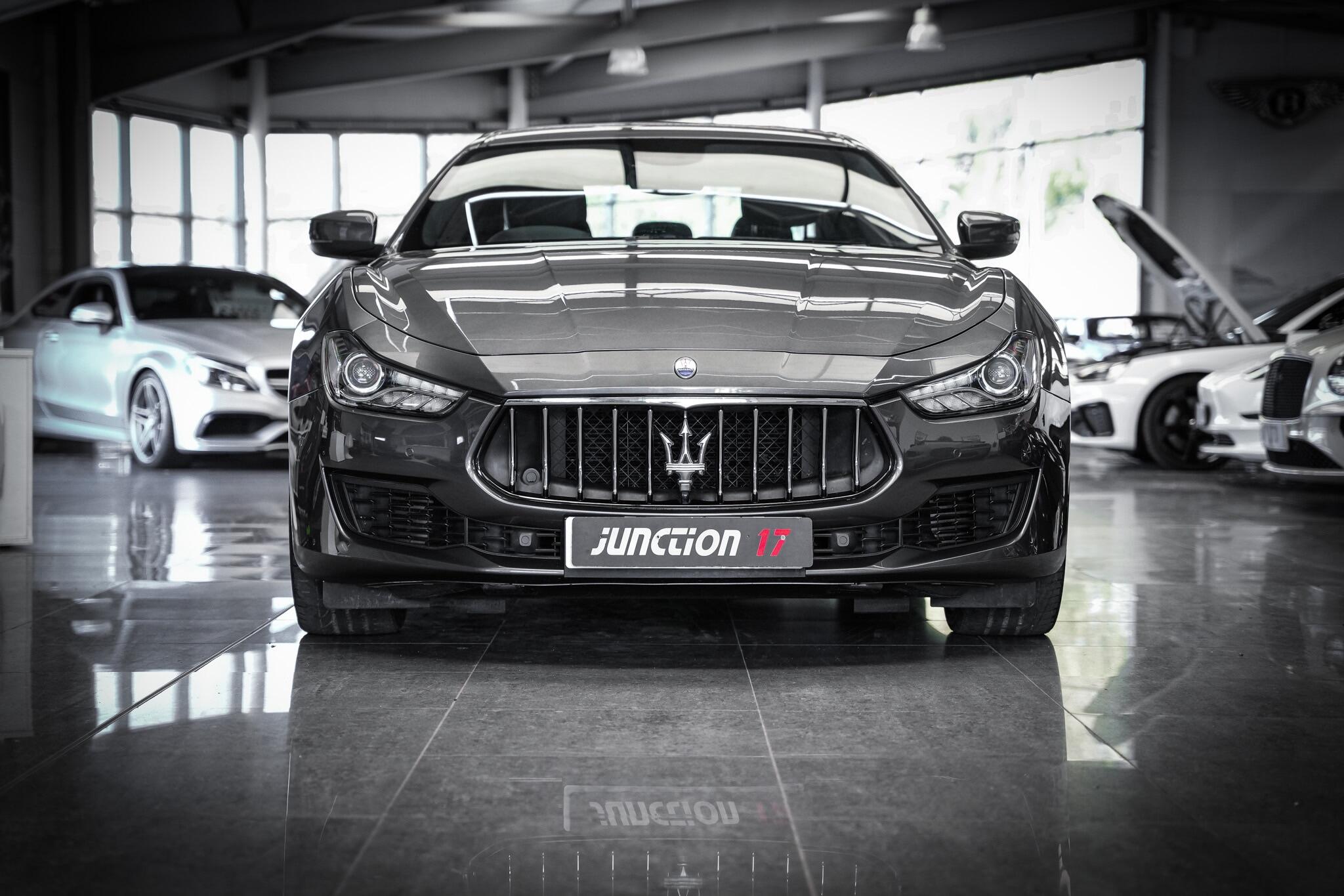 Maserati Ghibli view 11